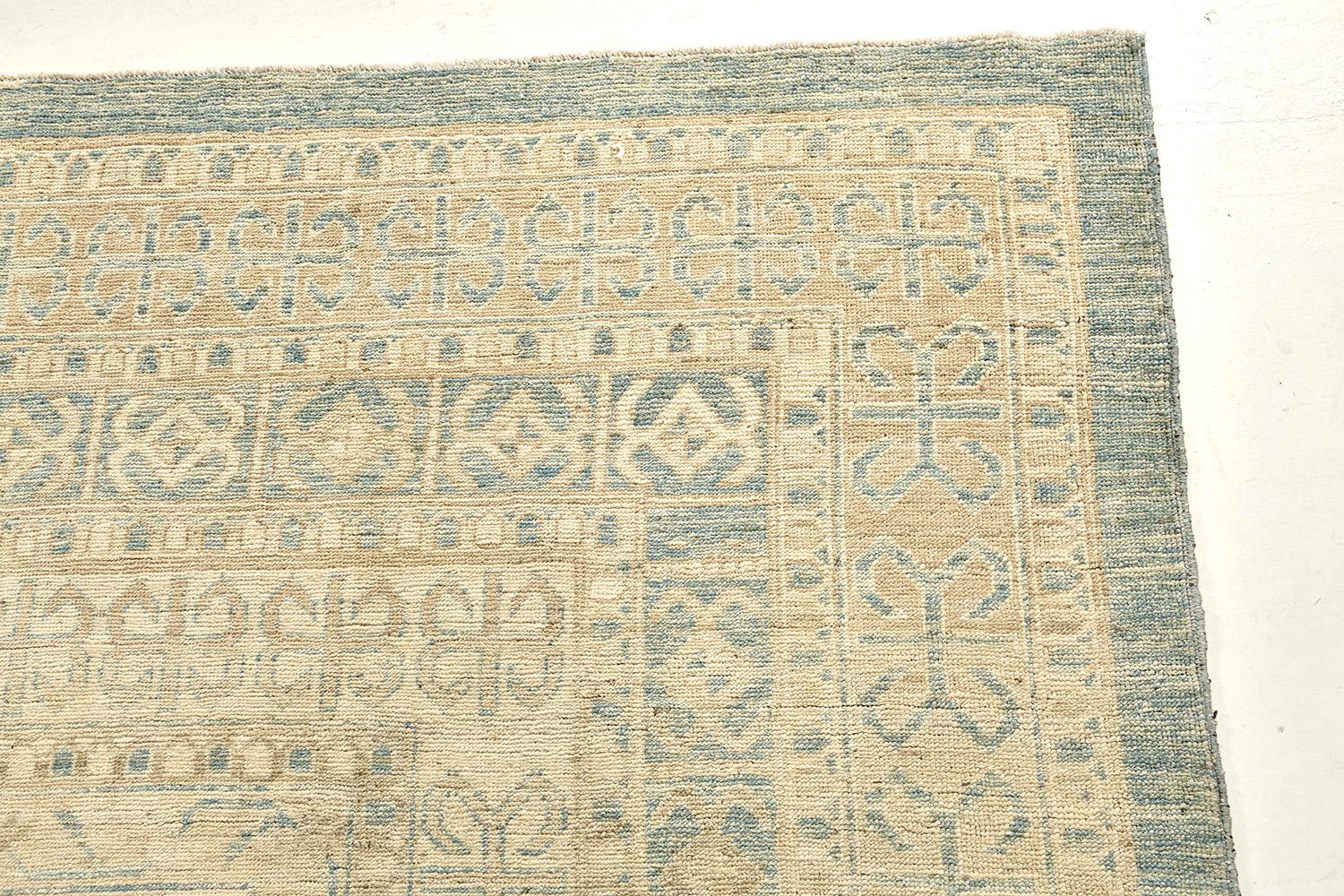 Lana Melograno vintage in stile Khotan in vendita