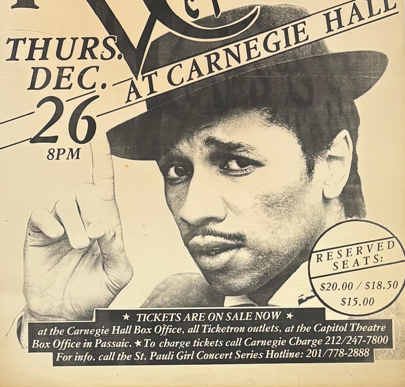 Vintage Kid Creole und die Coconuts 1985 Konzertplakat:
Dieses seltene Ankündigungsplakat von Kid Creole and the Coconuts wurde anlässlich seines Auftritts in der Carnegie Hall am 26. Dezember 1985 veröffentlicht. Dies war der erste Auftritt der