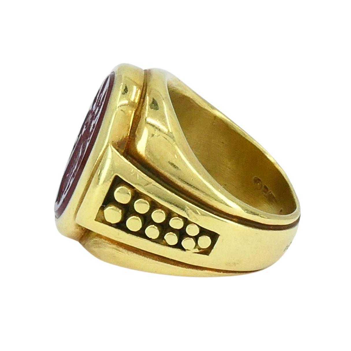 Anello KIESELSTEIN-CORD d'oro 18 carati con incisione di corniola in vendita 1