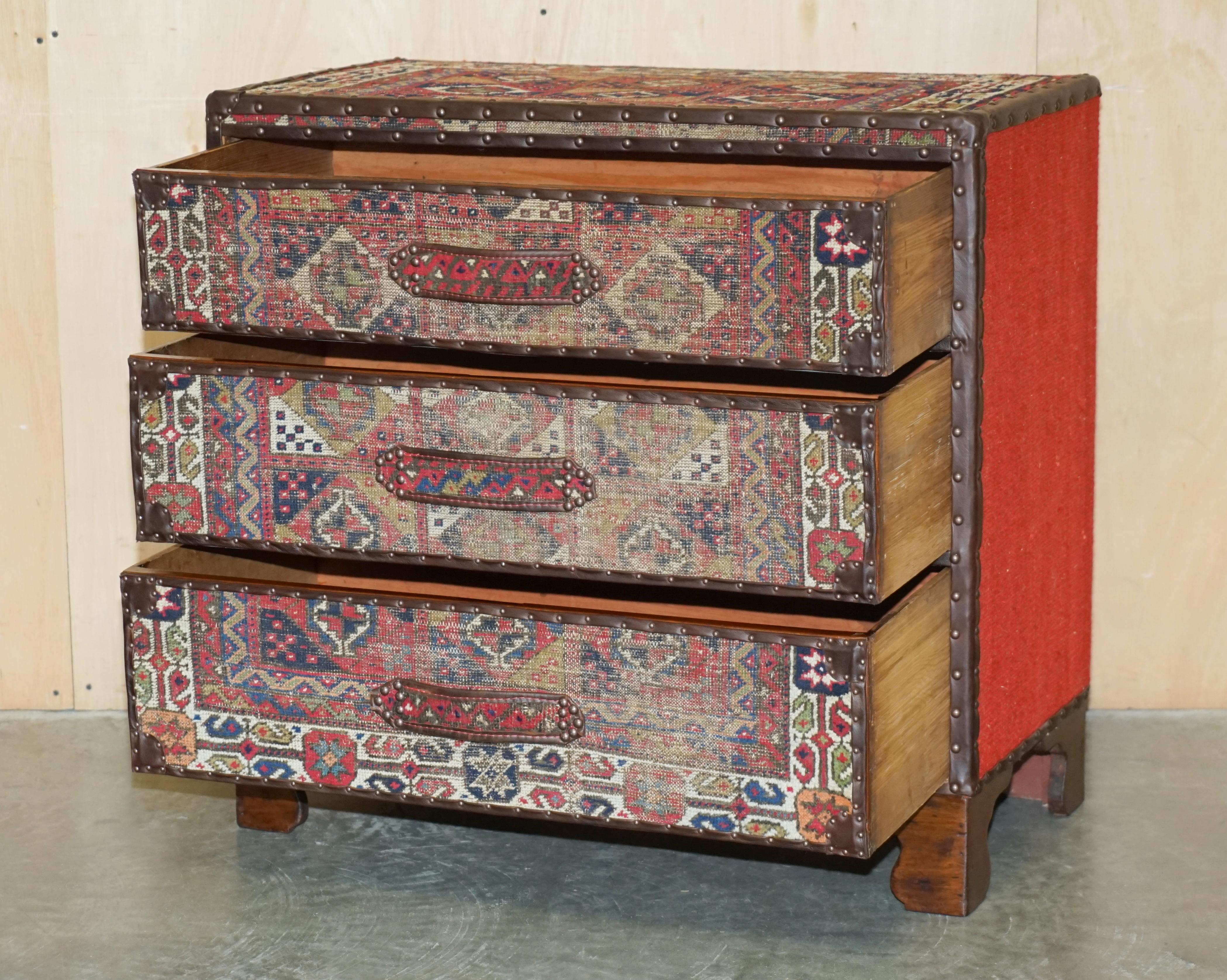 ViNTAGE KILIM & BROWN LEATHER CHEST OF DRAWERS FINISHED WITH ANTIQUE PIN NAILs For Sale 10