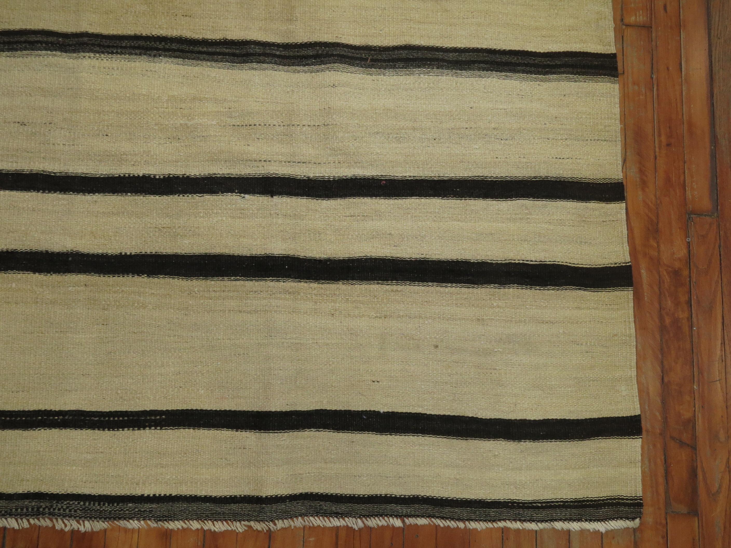 Vintage Kilim Carpet In Good Condition In New York, NY