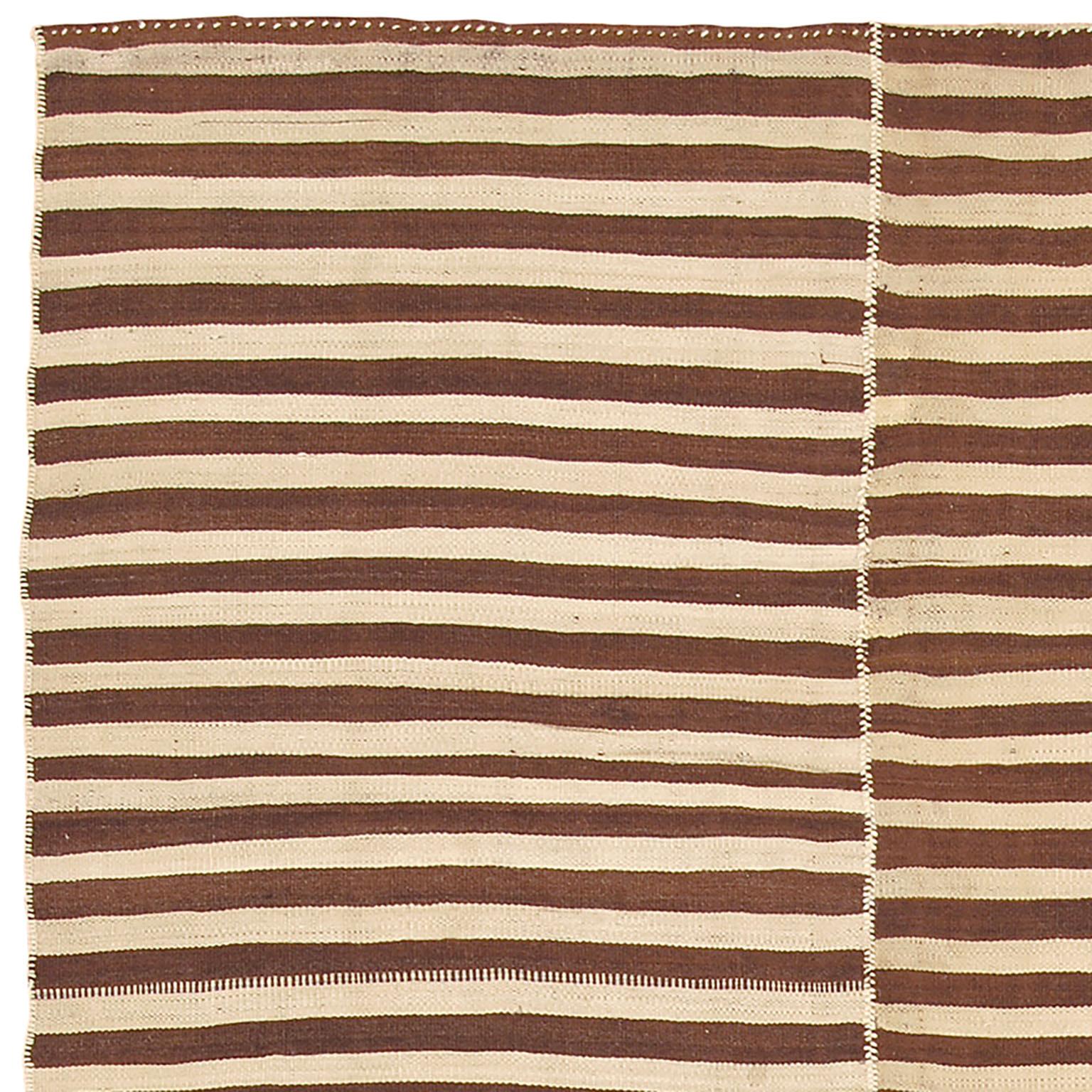 Composizione Kilim vintage composta da pannelli persiani del 1940 circa.