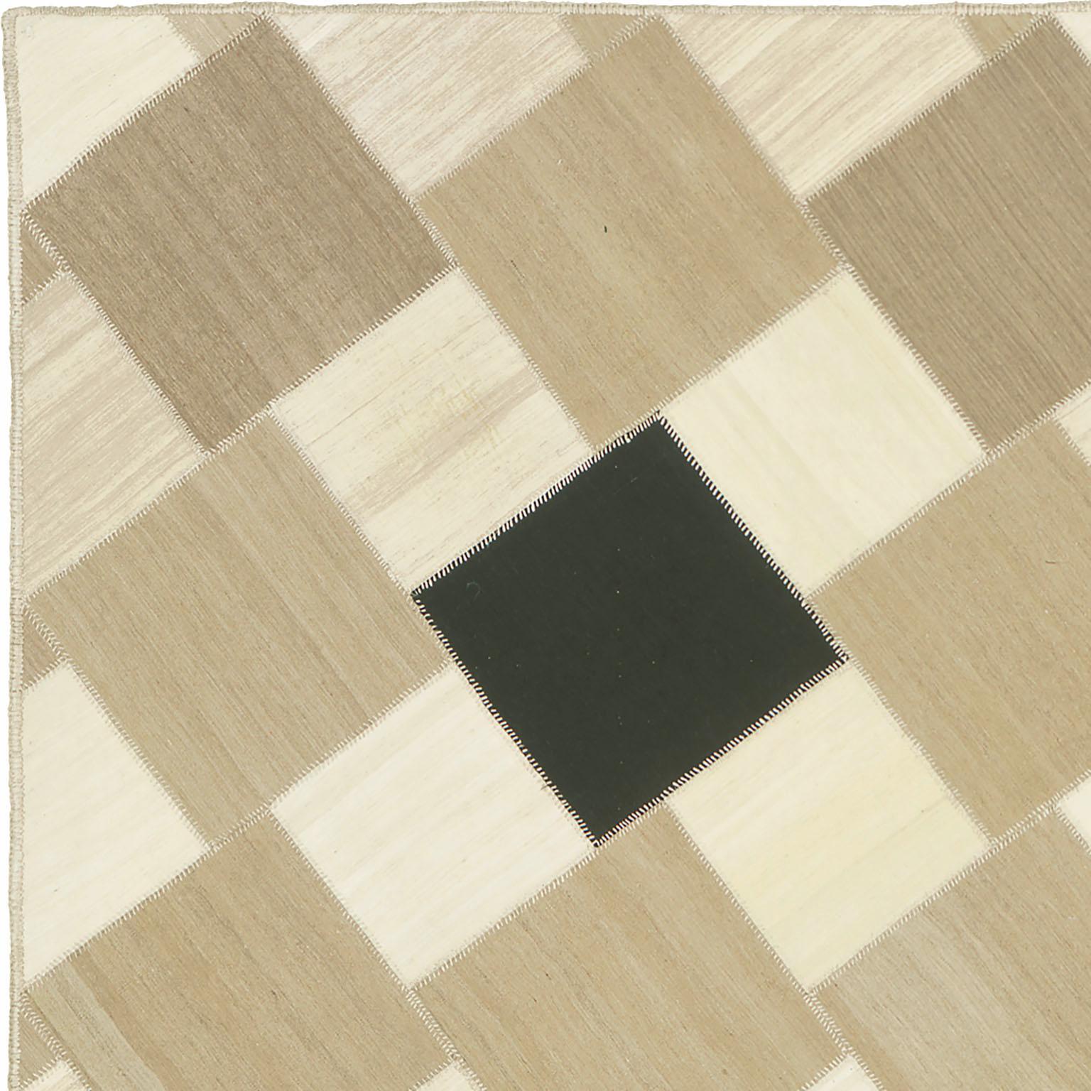 Vintage-Kilim-Komposition aus persischen Paneelen, um 1940.