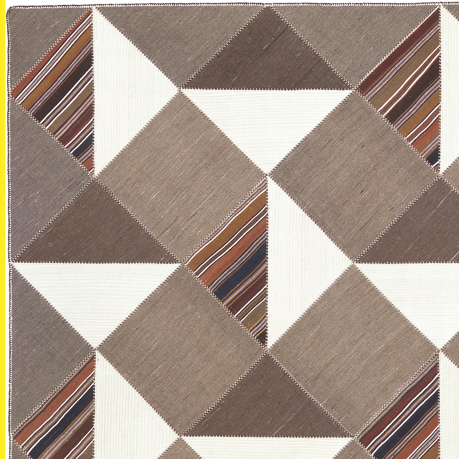 Vintage Kilim Komposition aus persischen Paneelen um 1940

Jallot Entwurf.