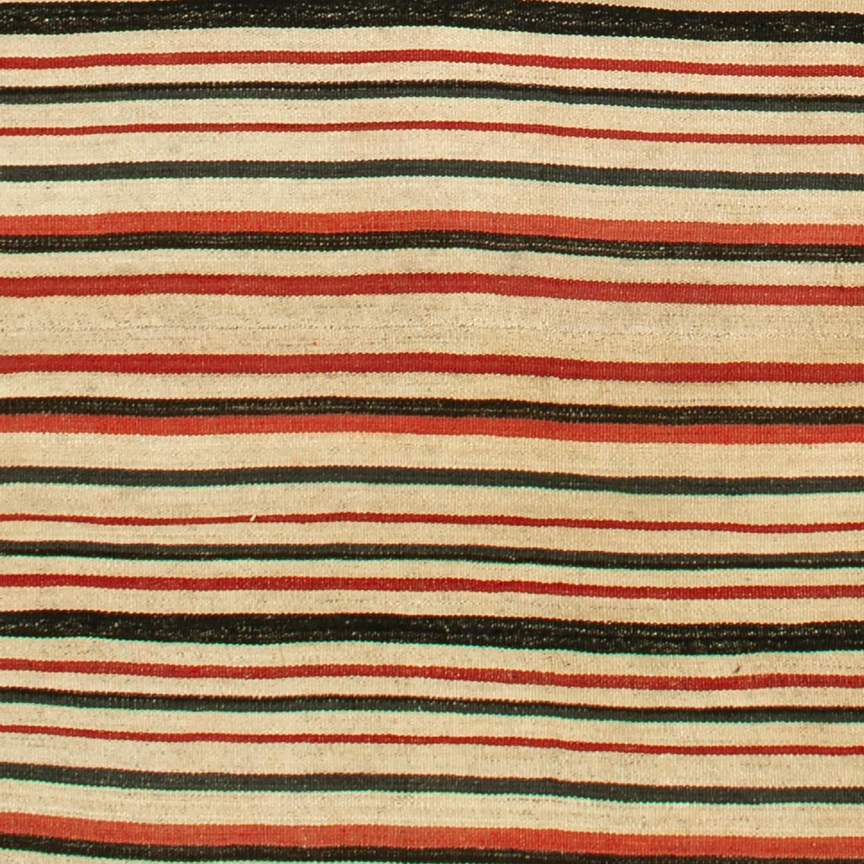 Vintage Kilim Composition In Good Condition For Sale In New York, NY