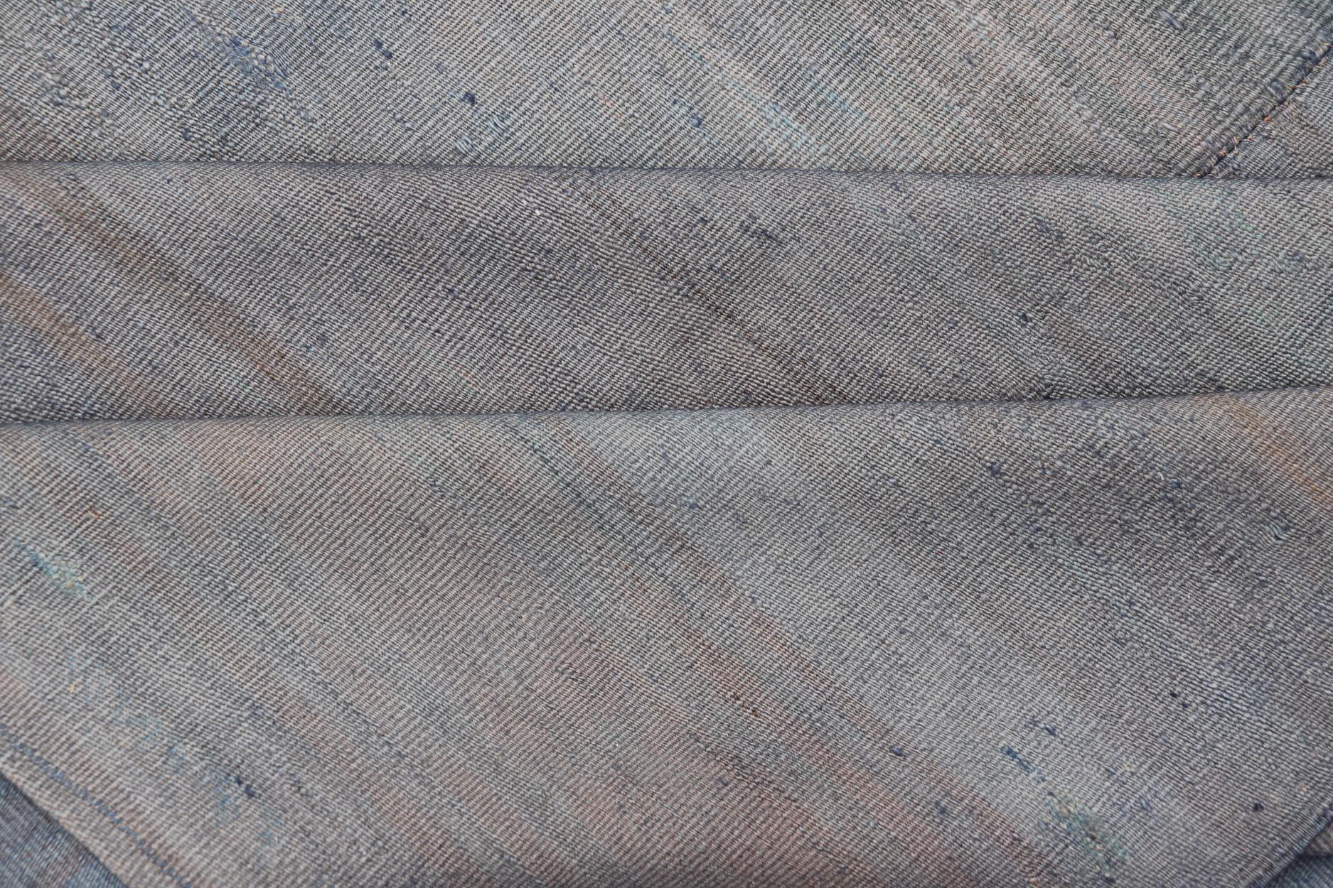 Runner vintage Kilim Gallery con strisce blu e beige pastello 5'4 x 12'6 in vendita 3