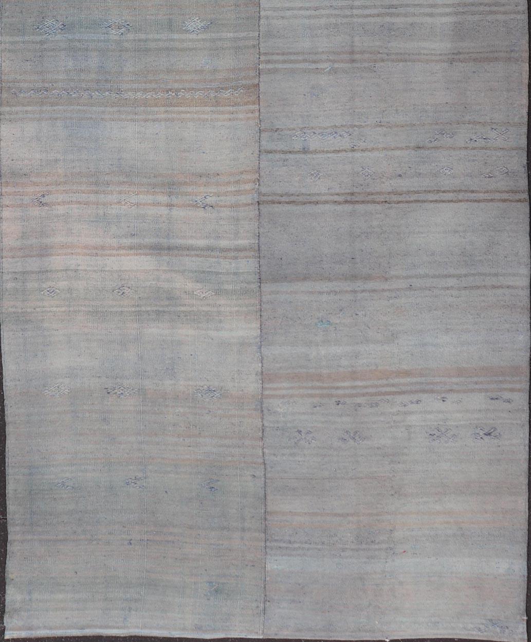 Runner vintage Kilim Gallery con strisce blu e beige pastello 5'4 x 12'6 in vendita 1