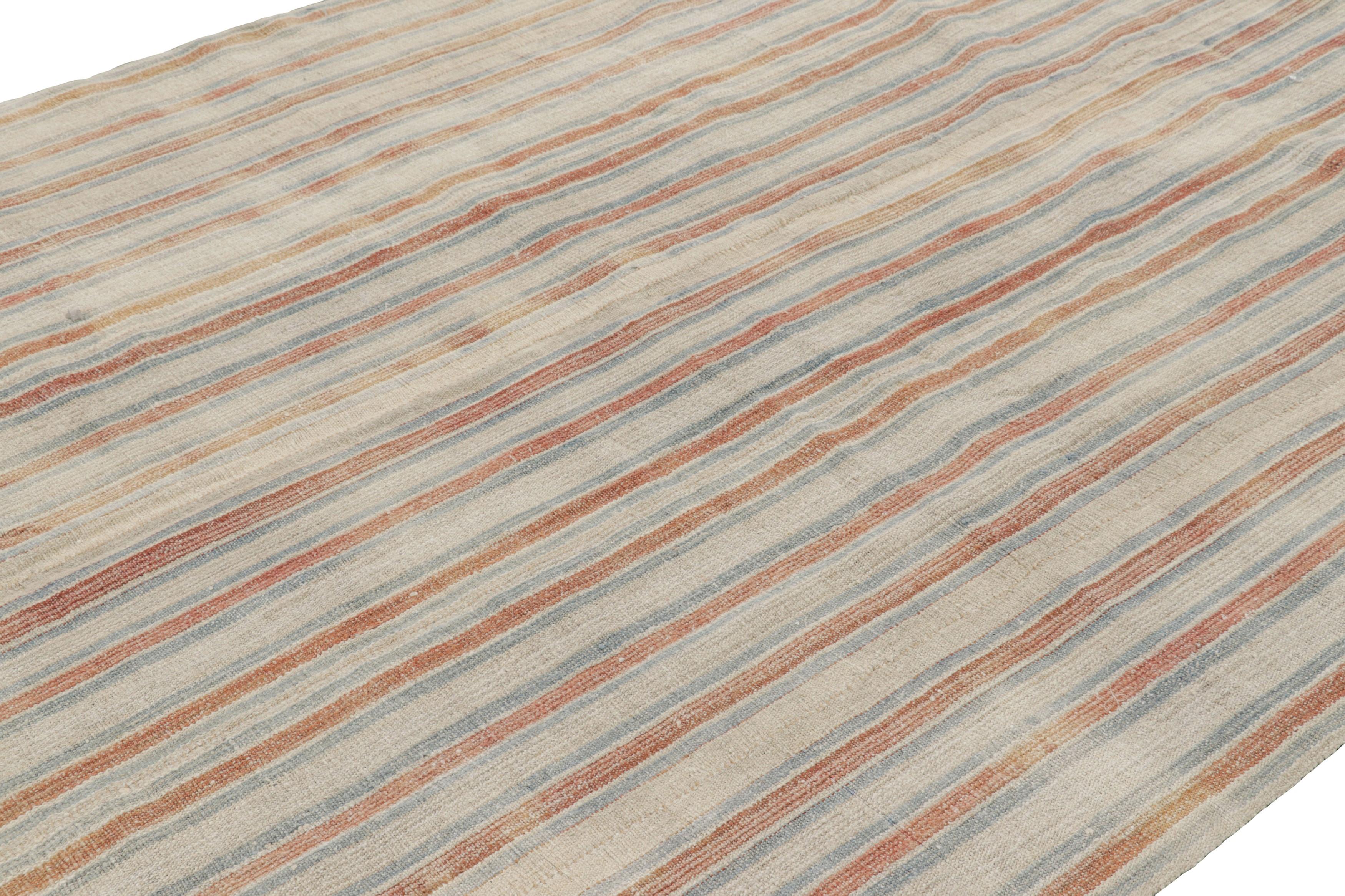 Dieser 8x10 große Vintage-Kilim wurde um 1970-1980 in der Türkei aus handgewebter Wolle hergestellt und ist ein besonders leuchtendes und begehrtes Werk der traditionellen Brettchenweberei - eine aufregende neue Kuration aus der Sammlung klassischer