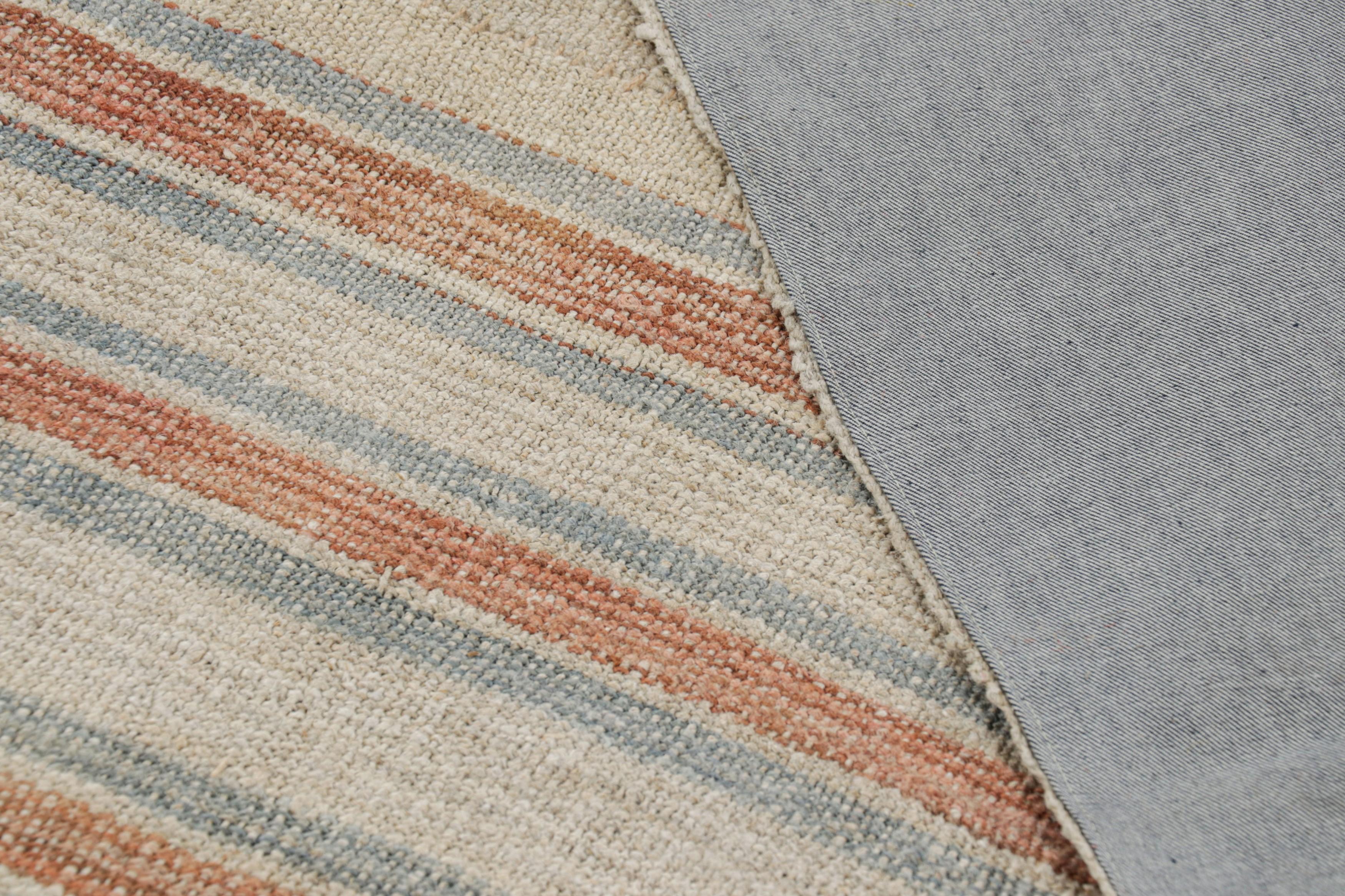 Vintage-Kelim in Beige mit rosa und blauen Streifen  Rug & Kilim im Angebot 1