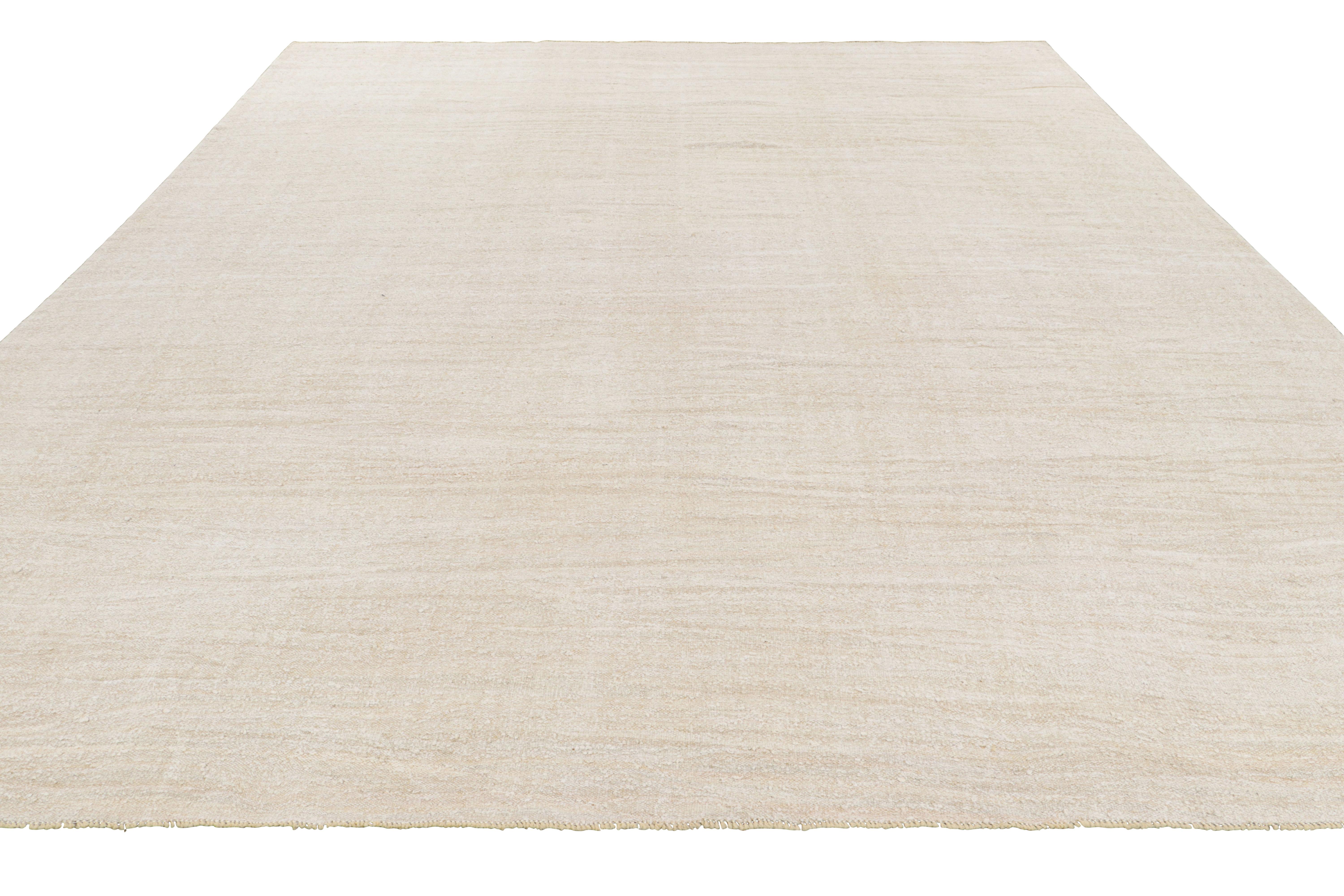 Vintage Kilim in Ivory and Cream White Tones and Neutrals  Rug & Kilim In Good Condition For Sale In Long Island City, NY
