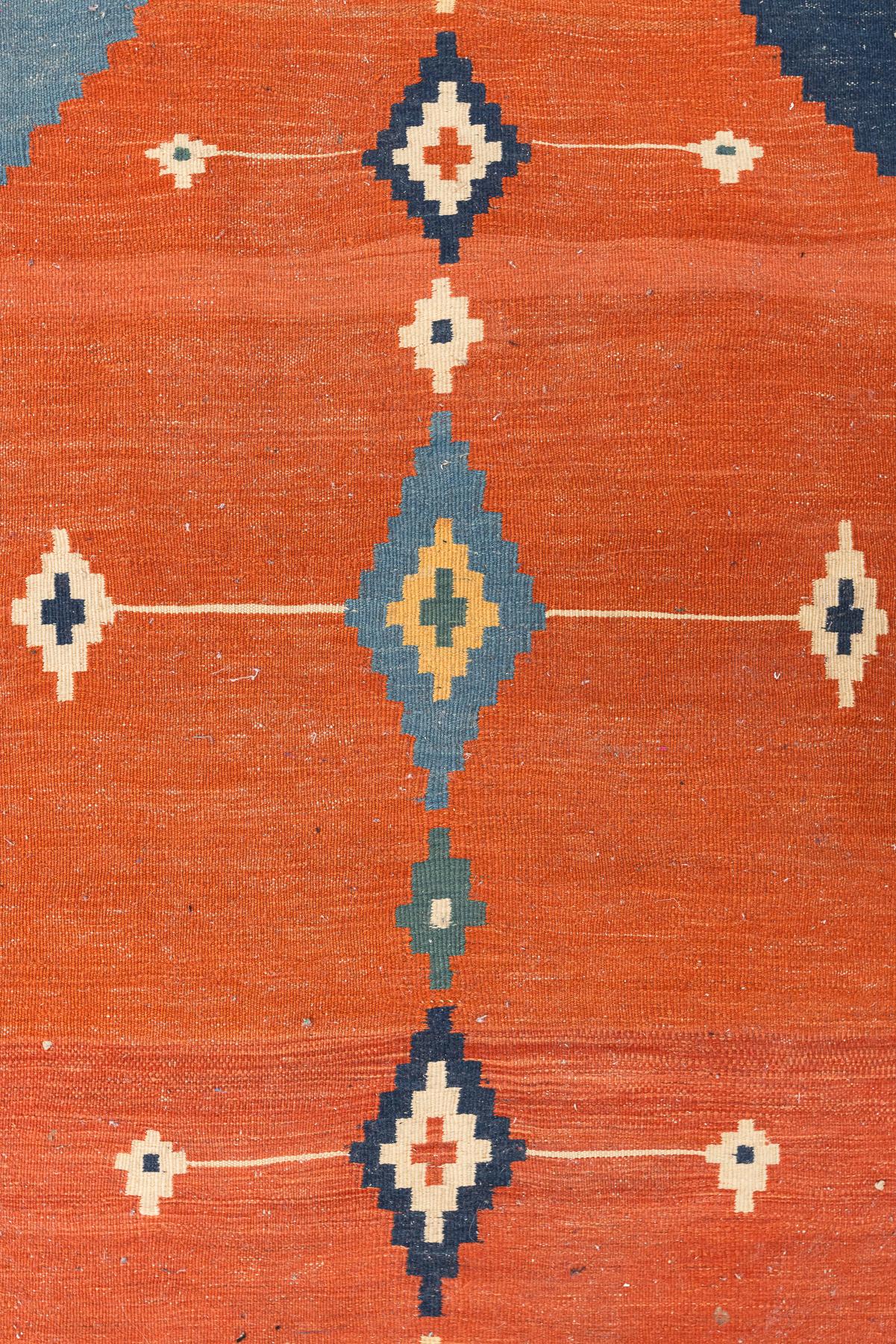 Vintage Kilim in Terracotta and Indigo Wool Flatweave Carpet en Bueno estado para la venta en Barueri, SP, BR