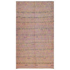 Vintage Kilim Moroccan Rug. Size: 5 ft x 9 ft (1.52 m x 2.74 m)