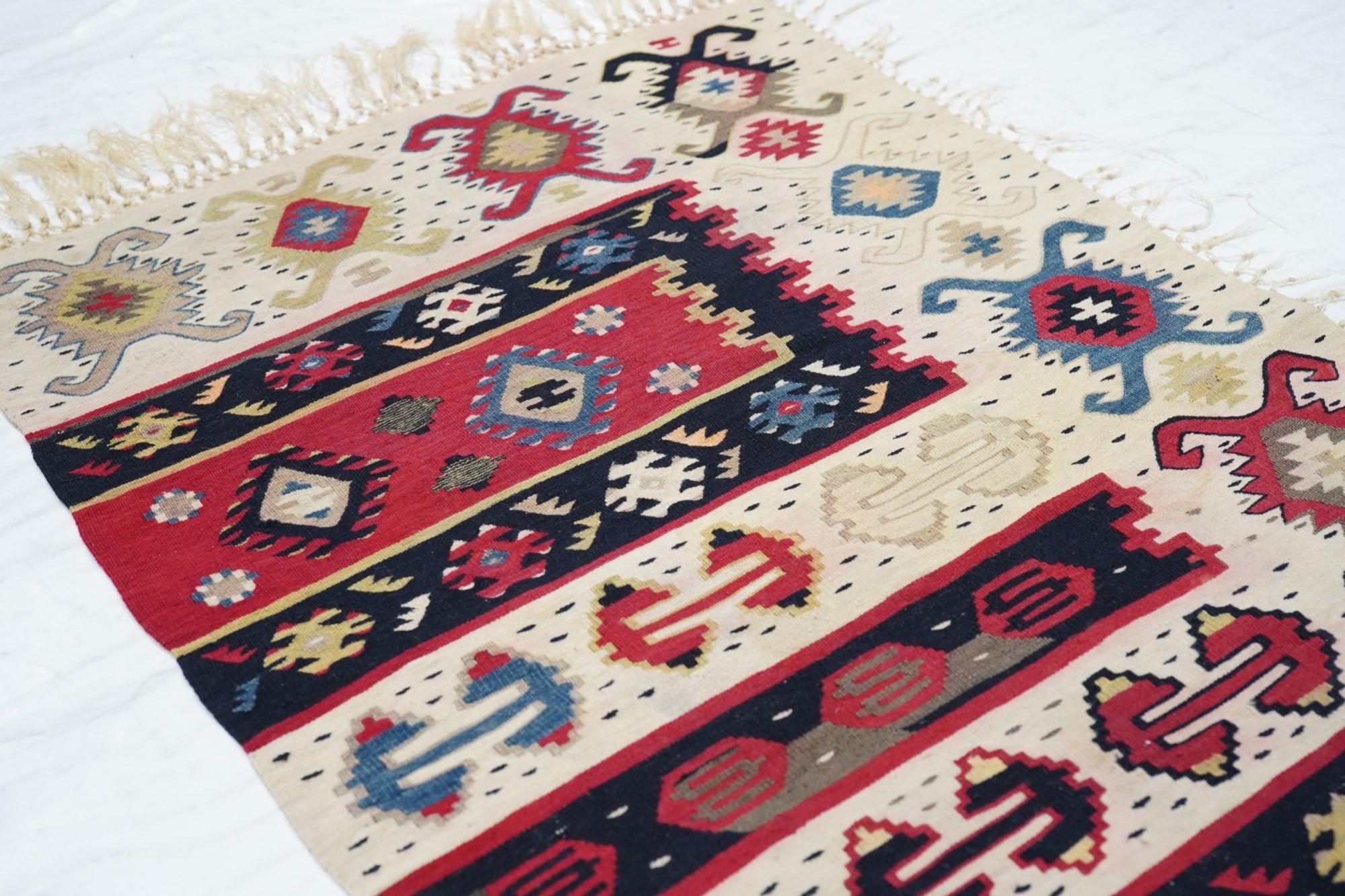 Vintage Kilim Rug 2'3'' x 4'2'' For Sale 1