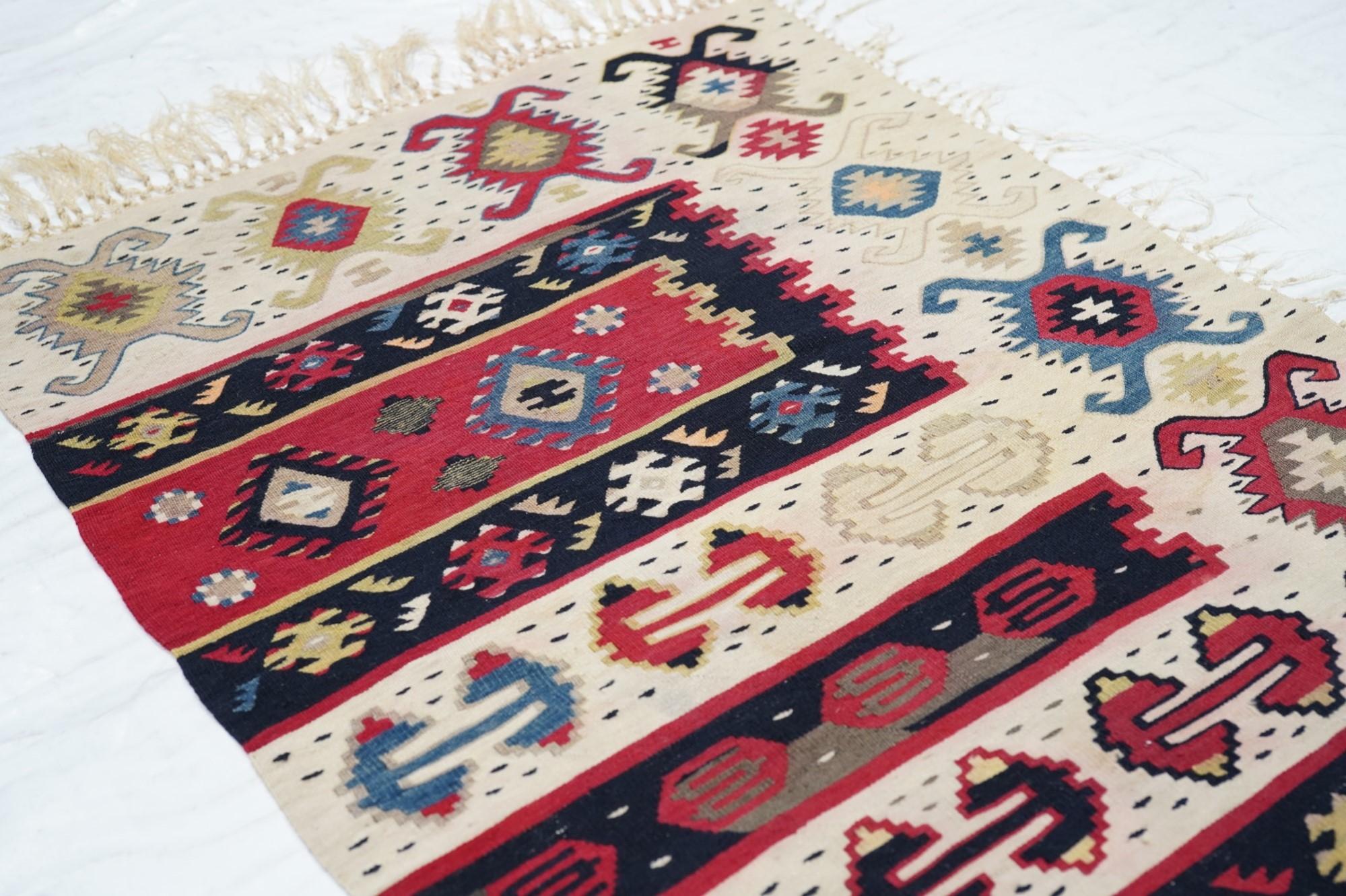 Vintage Kilim Rug 2'3'' x 4'2'' For Sale 2