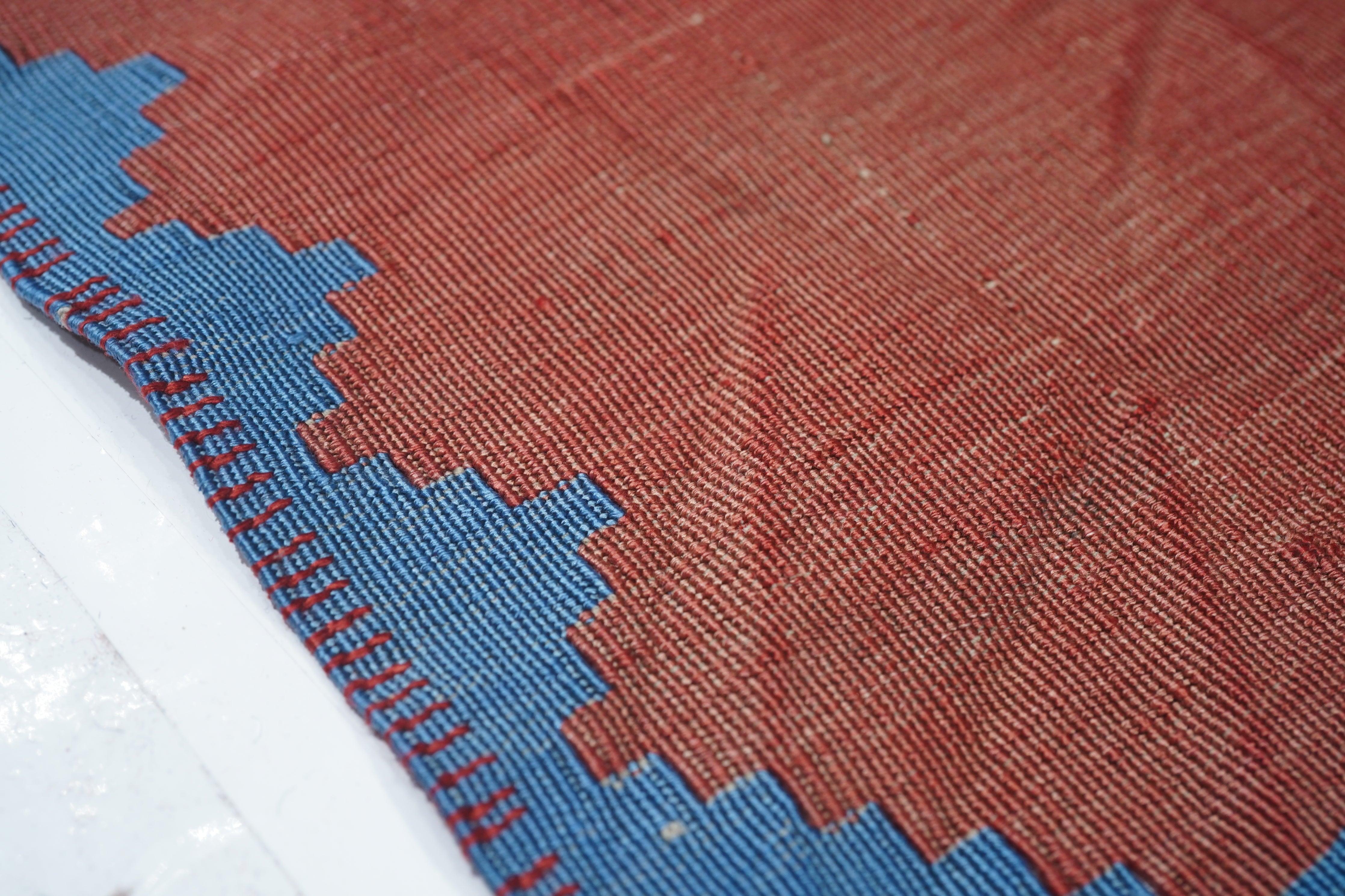 XX secolo Rug & Kilim vintage 3'10'' x 5'6'' in vendita