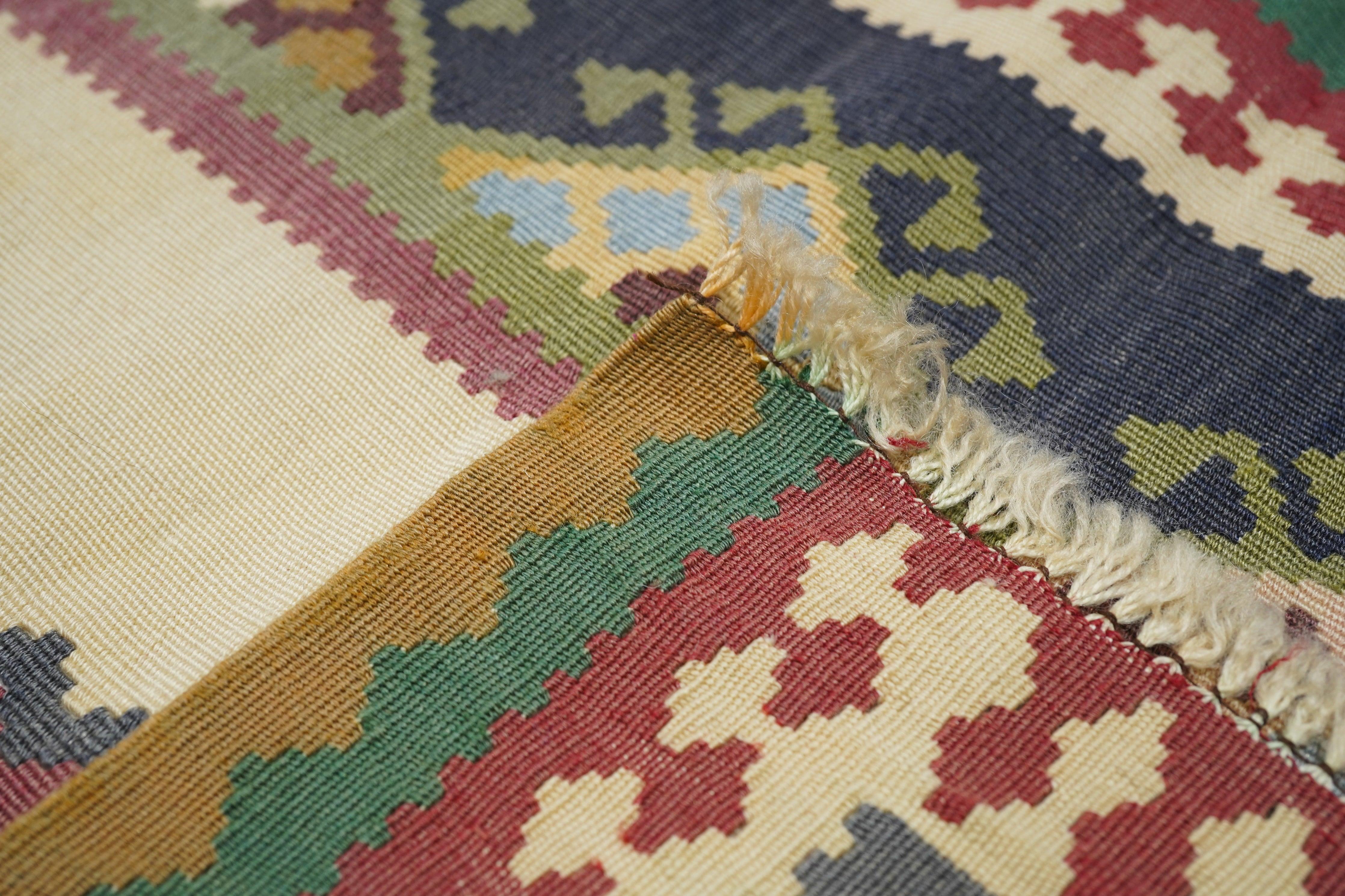 Vintage Kelim-Teppich 3'10'' x 6'2'' im Angebot 4