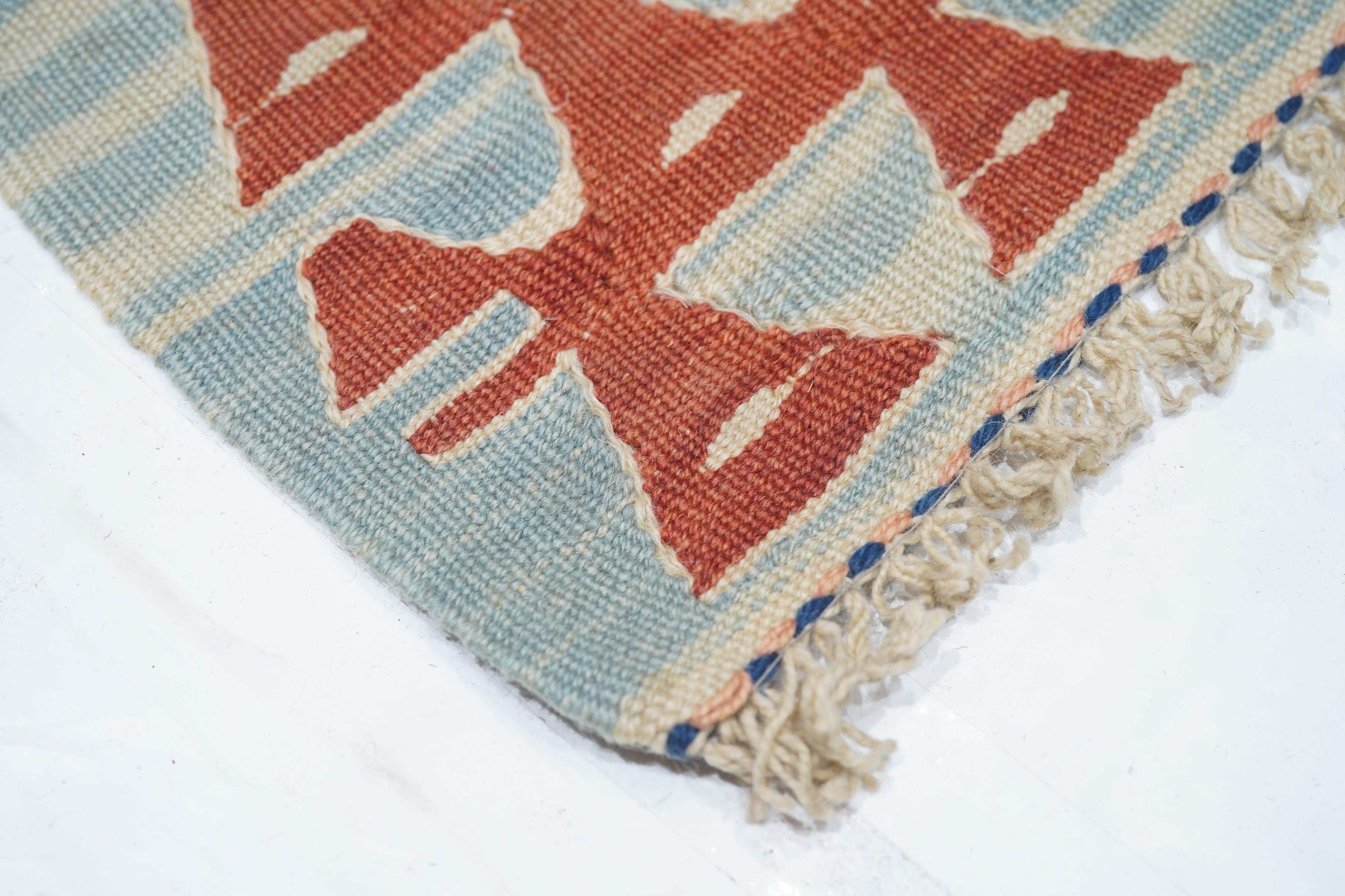 Turkish Vintage Kilim Rug 3'8'' x 5'8'' For Sale