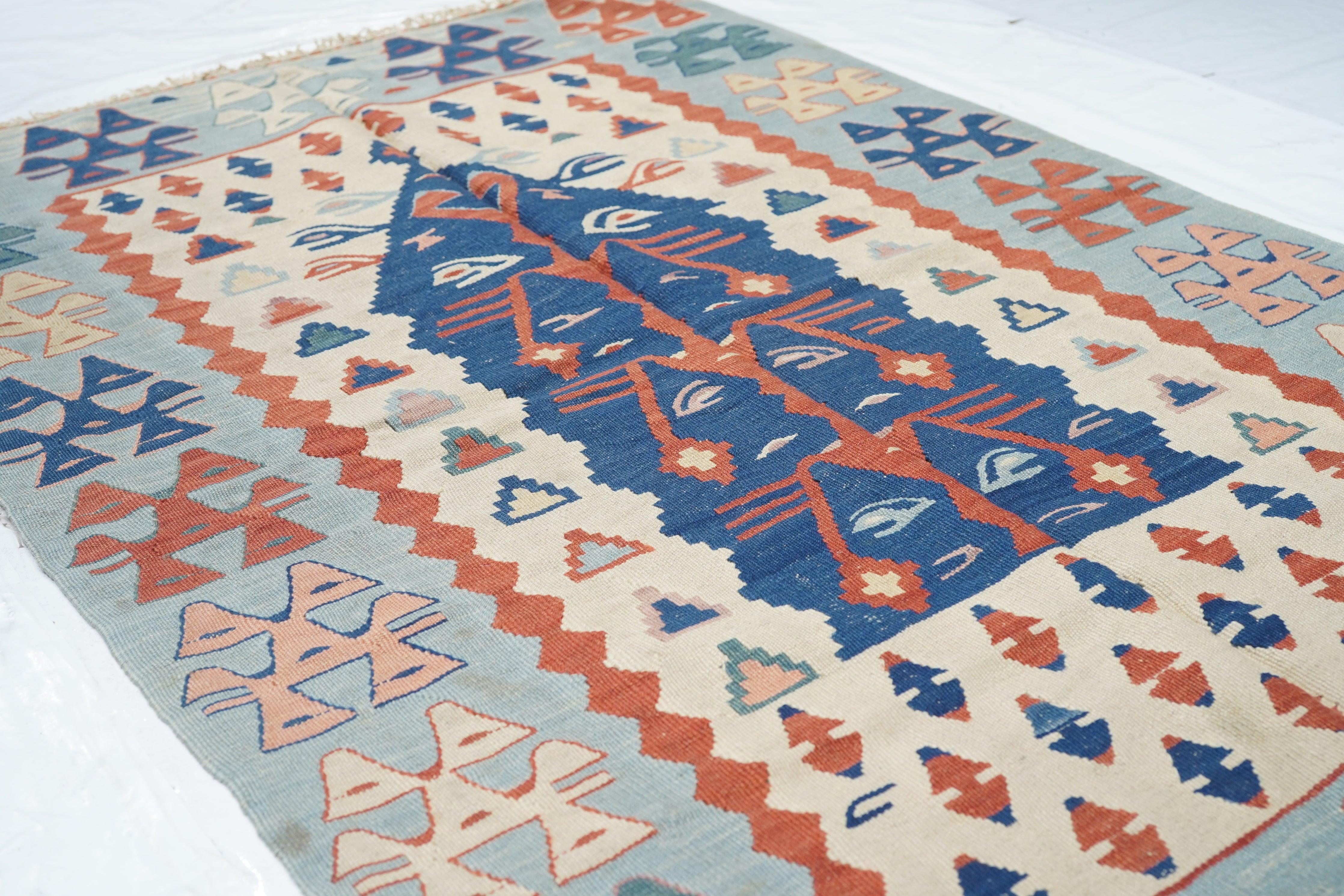 Vintage Kilim Rug 3'8'' x 5'8'' For Sale 1