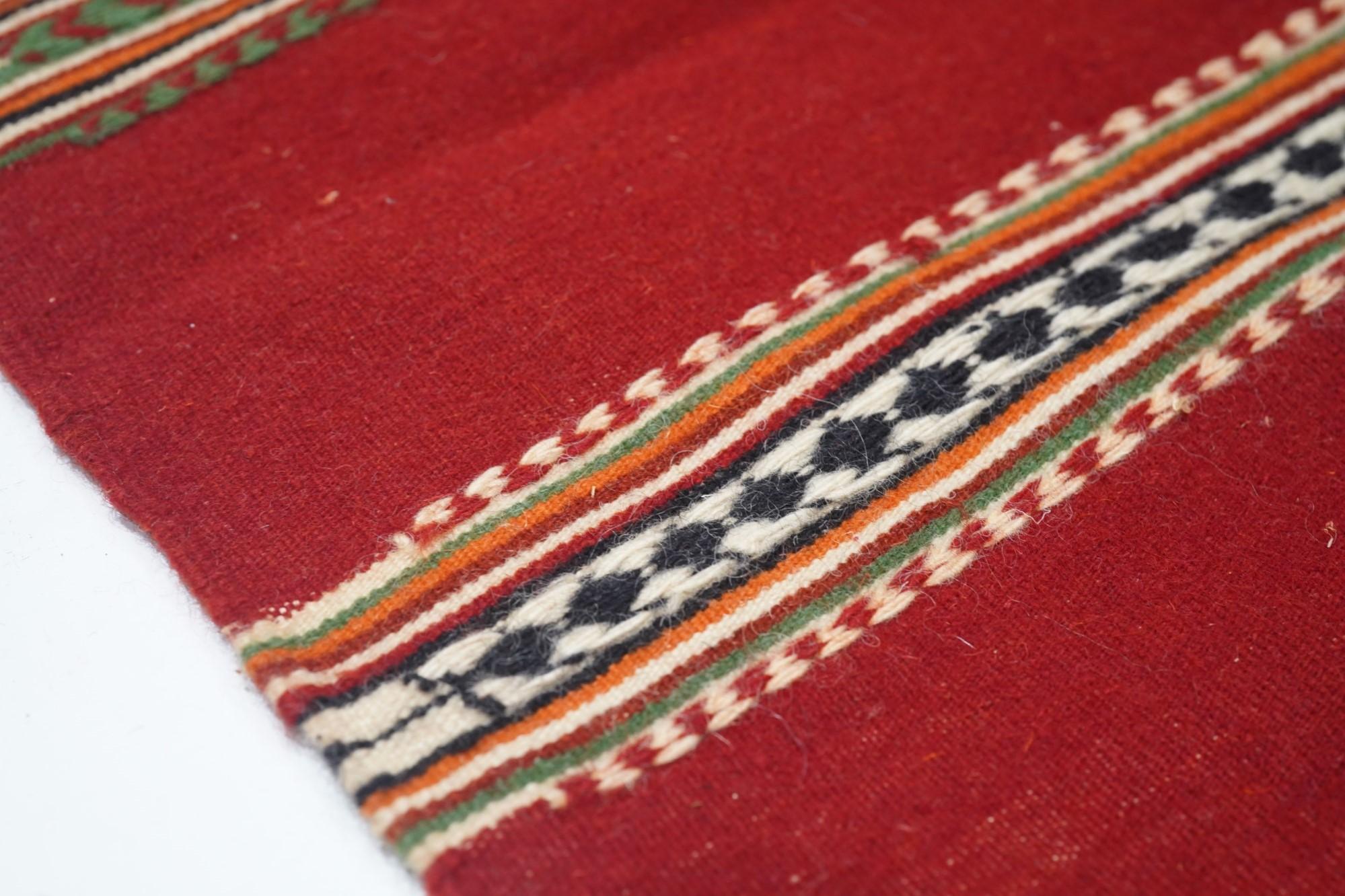 Vintage Kilim Rug 4'9'' x 7'9'' In Good Condition For Sale In New York, NY