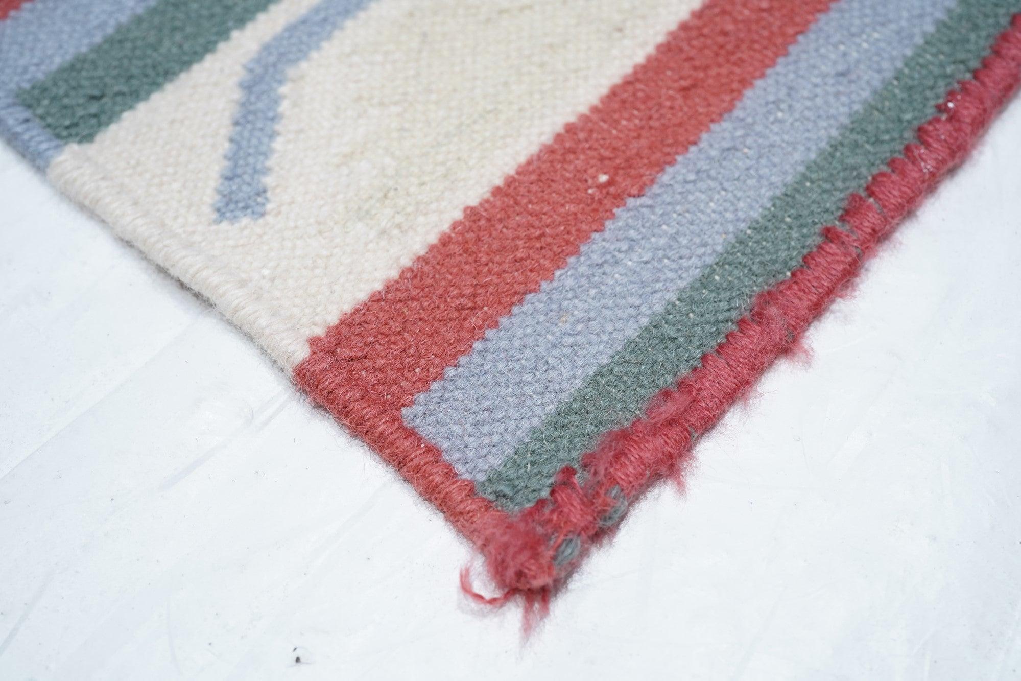 Vintage Kilim Rug 9'1'' x 12'3'' In Excellent Condition For Sale In New York, NY