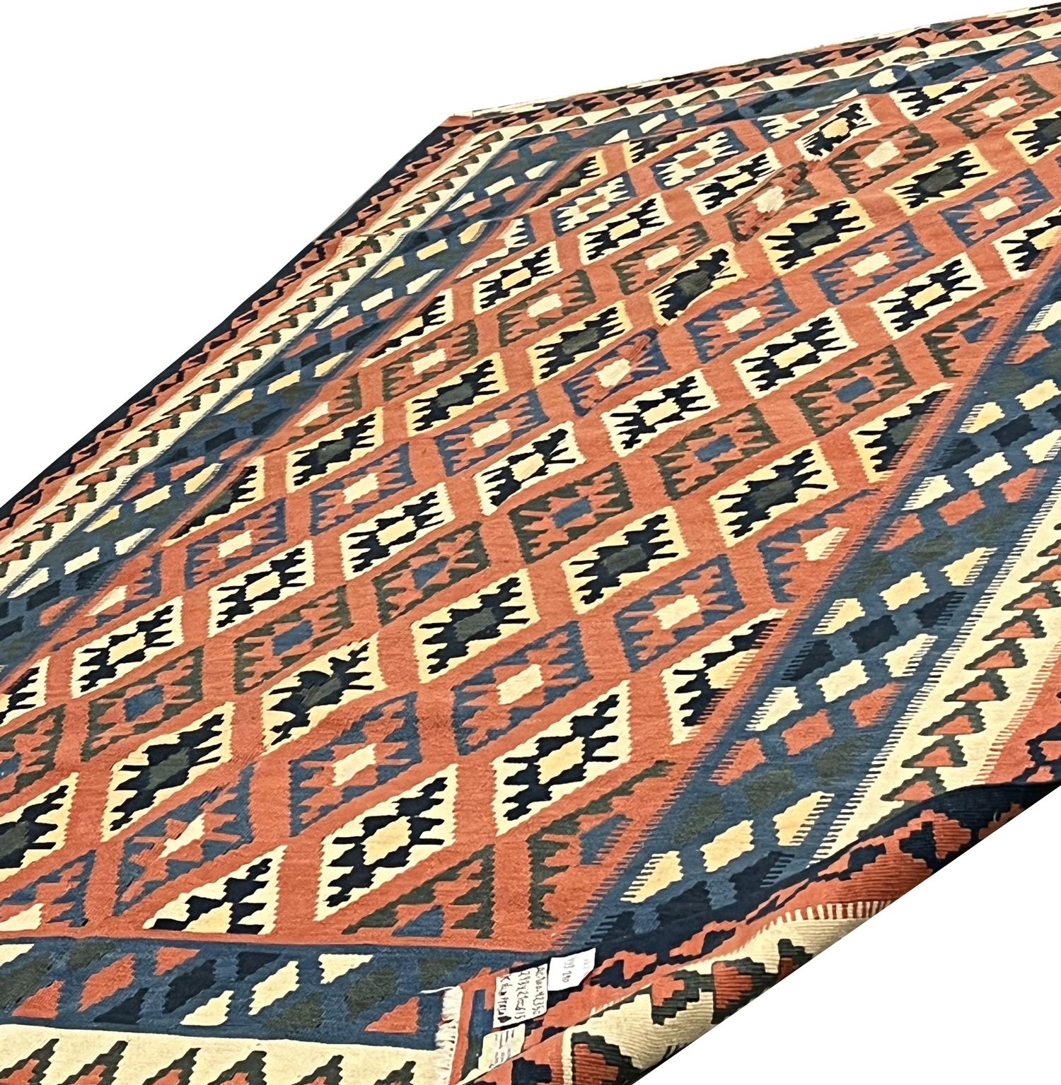Vintage Kilim Rug Geometric Striped Orange Wool Rug Handmade Kilims In Excellent Condition For Sale In Wembley, GB