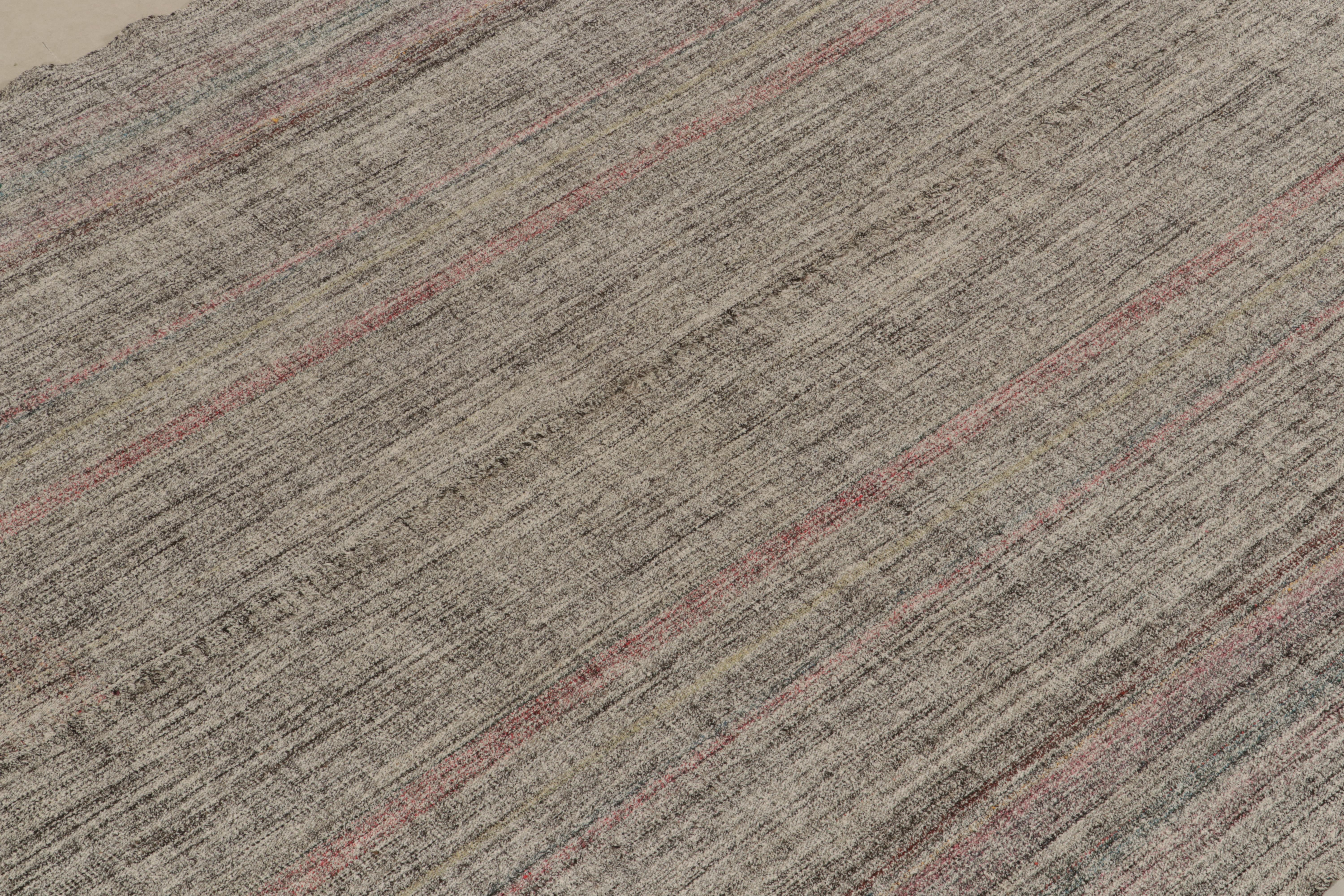 Vintage-Kelim-Teppich im schwarz-weiß-rosa Streifenmuster von Teppich & Kelim (Türkisch) im Angebot