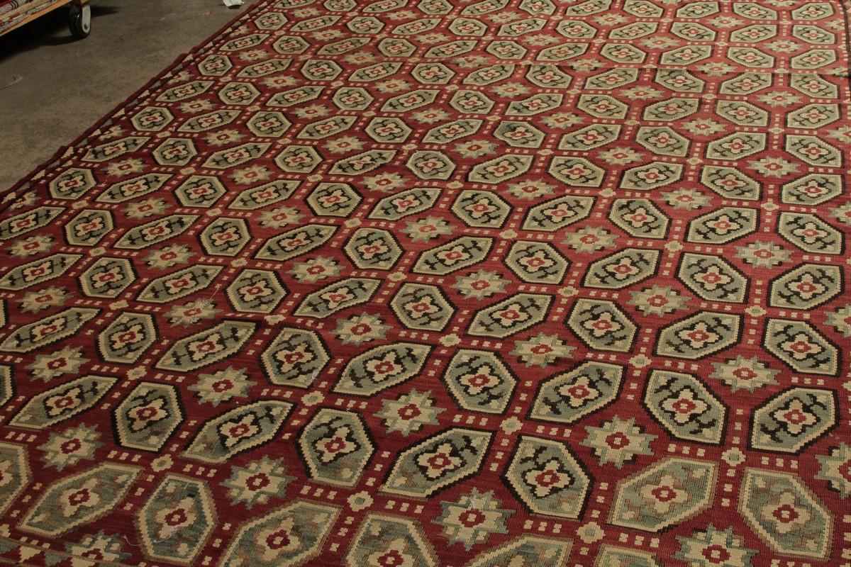 Vintage-Kelim-Teppich in Rot, Blau und Weiß mit geometrischem Muster von Teppich & Kelim (Türkisch) im Angebot