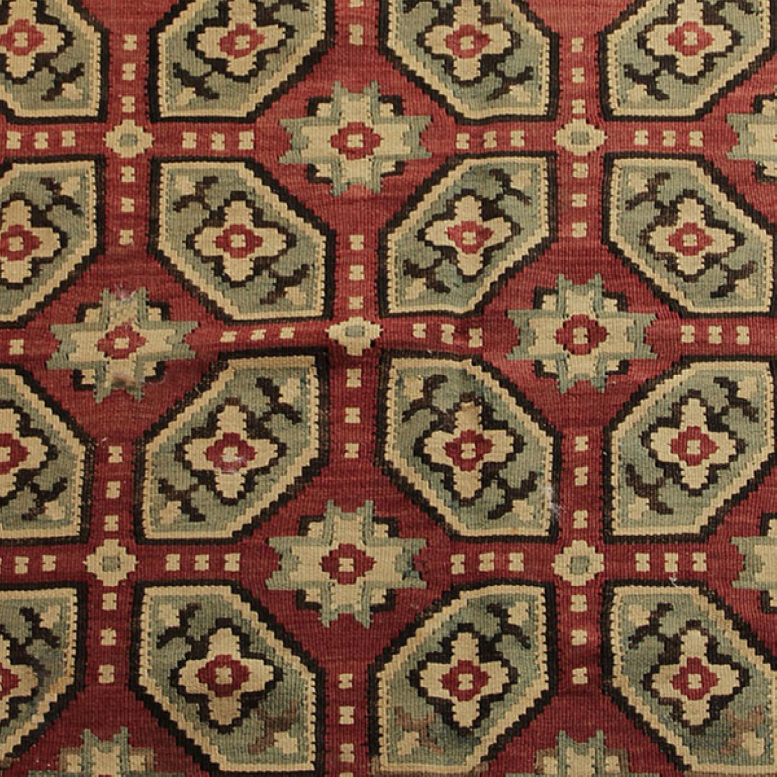 Vintage-Kelim-Teppich in Rot, Blau und Weiß mit geometrischem Muster von Teppich & Kelim im Zustand „Gut“ im Angebot in Long Island City, NY