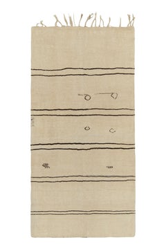 Vintage-Kelim-Teppich in Weiß mit schwarzen Streifen und Stammesmuster von Teppich & Kelim