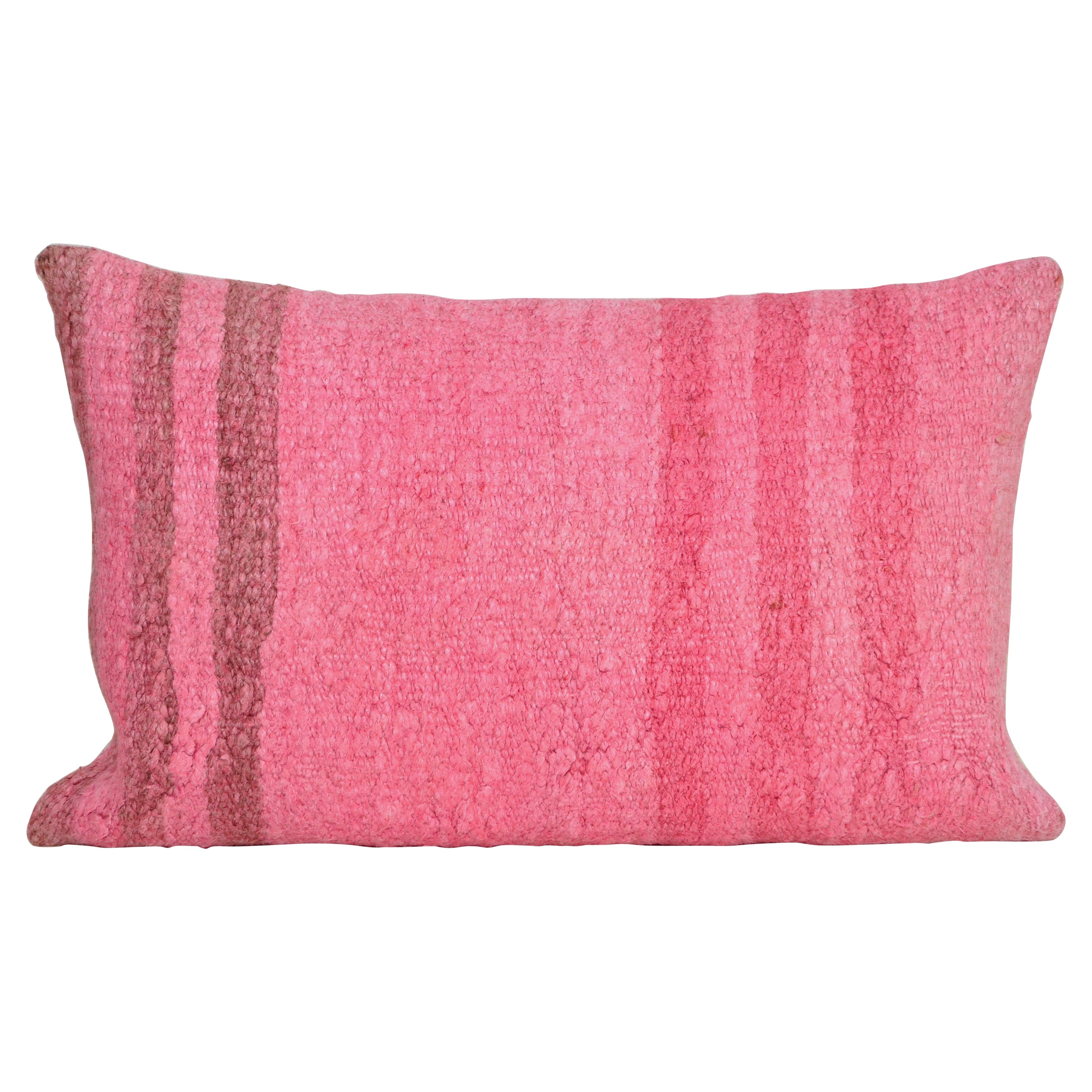 Cuscino Vintage Rug & Kilim con lino irlandese di Katie Larmour Cuscini Rosa