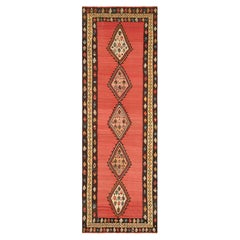 Vintage-Kelim-Läufer in rotem offenem Feld mit Medaillons, von Rug & Kilim