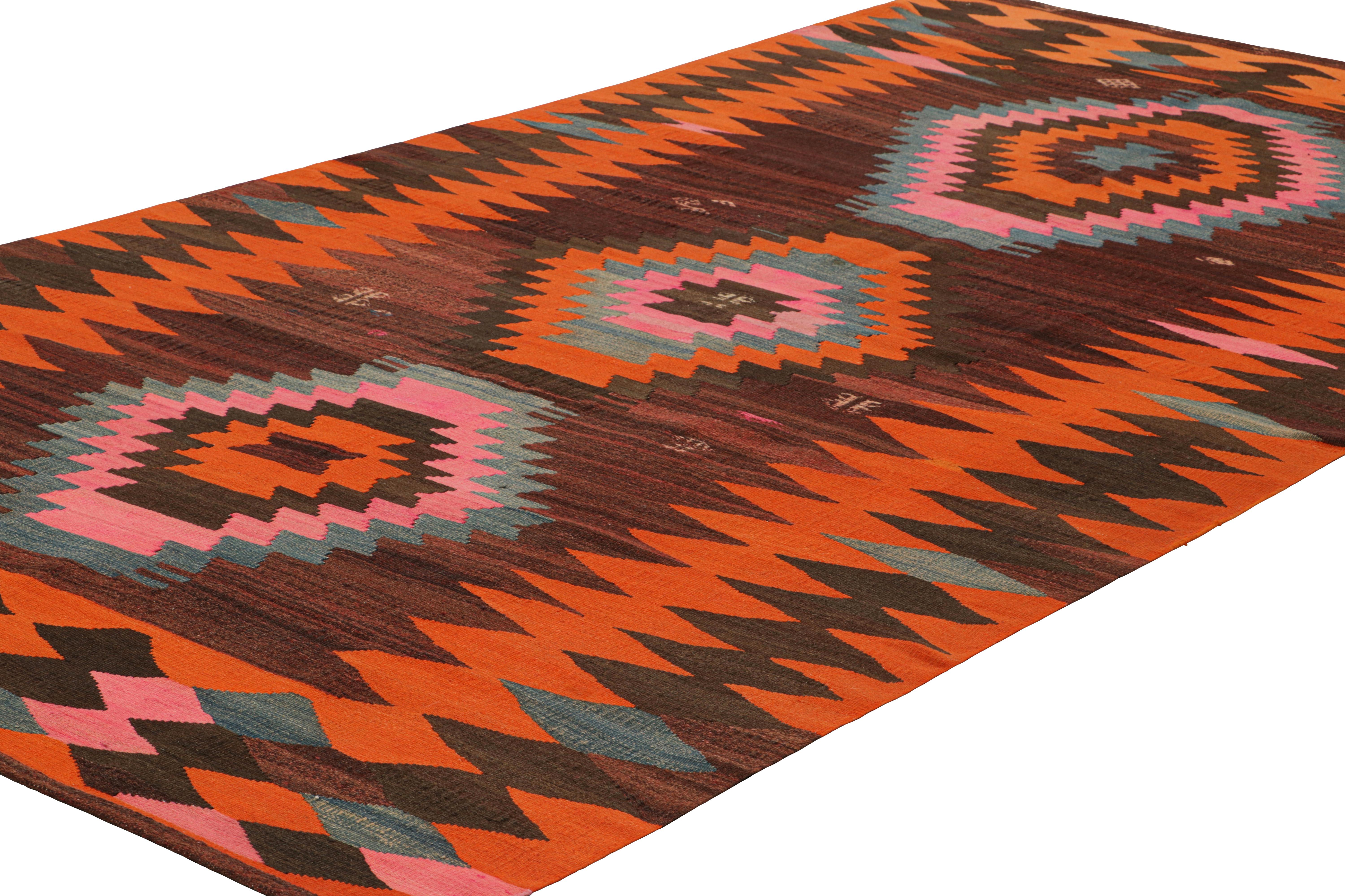 Vintage-Kilim mit bunten geometrischen Medaillons, von Rug & Kilim (Türkisch) im Angebot