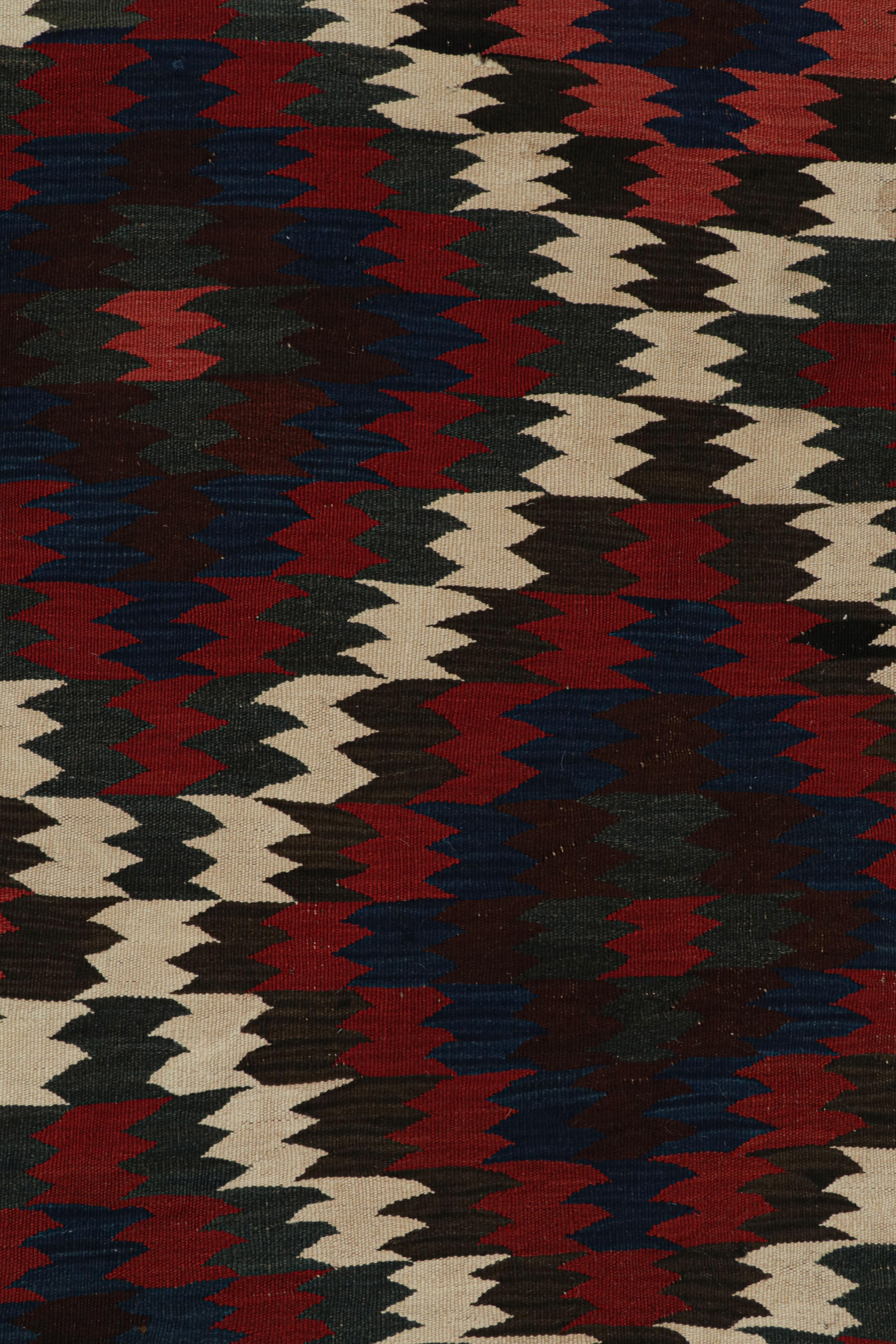 Lana Kilim vintage con motivi geometrici rossi, verde acqua e blu, da Rug & Kilim in vendita
