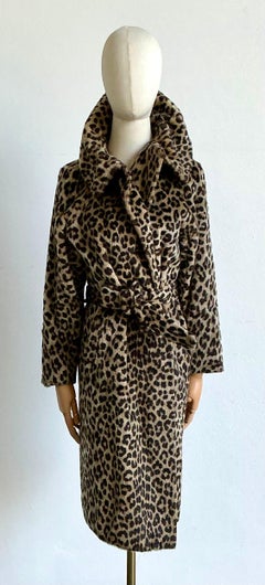 Vintage Kilimanjaro Faux Leopard Mantel von Sidney Blumenthal