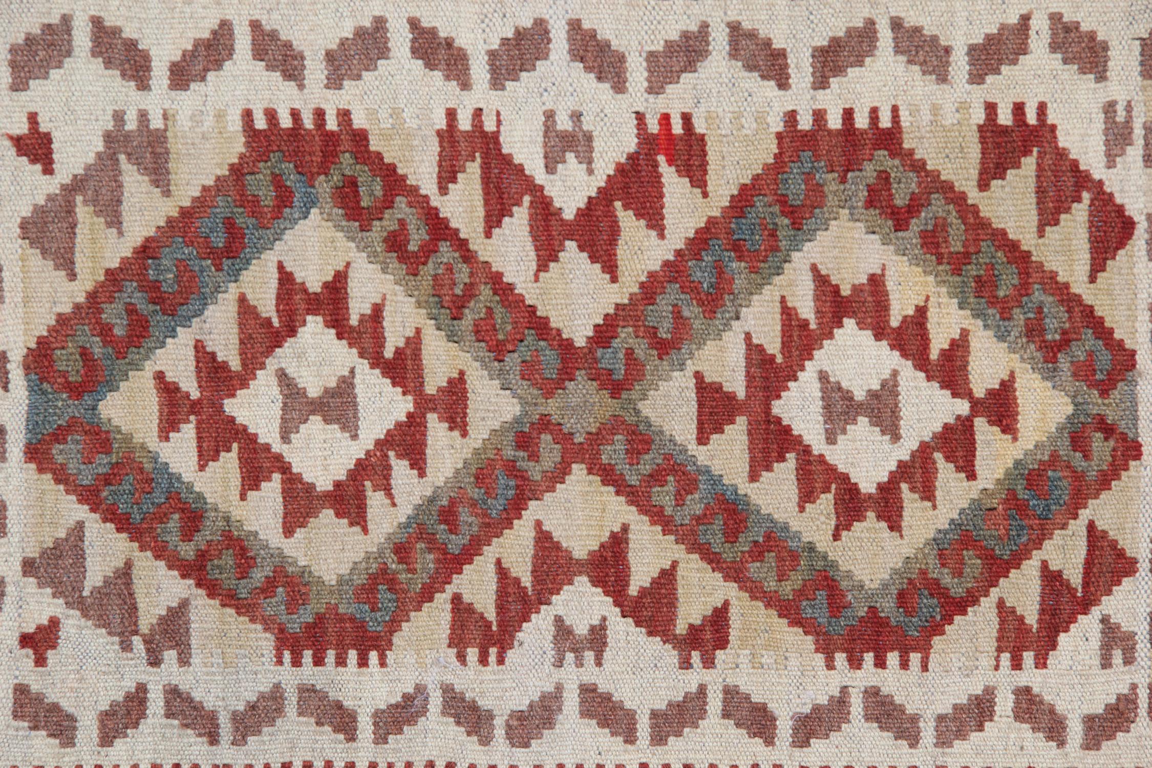 Vintage Kilims, Geometric Runner Rug Handmade Carpet Wool Kilim Rug In Excellent Condition In Hampshire, GB