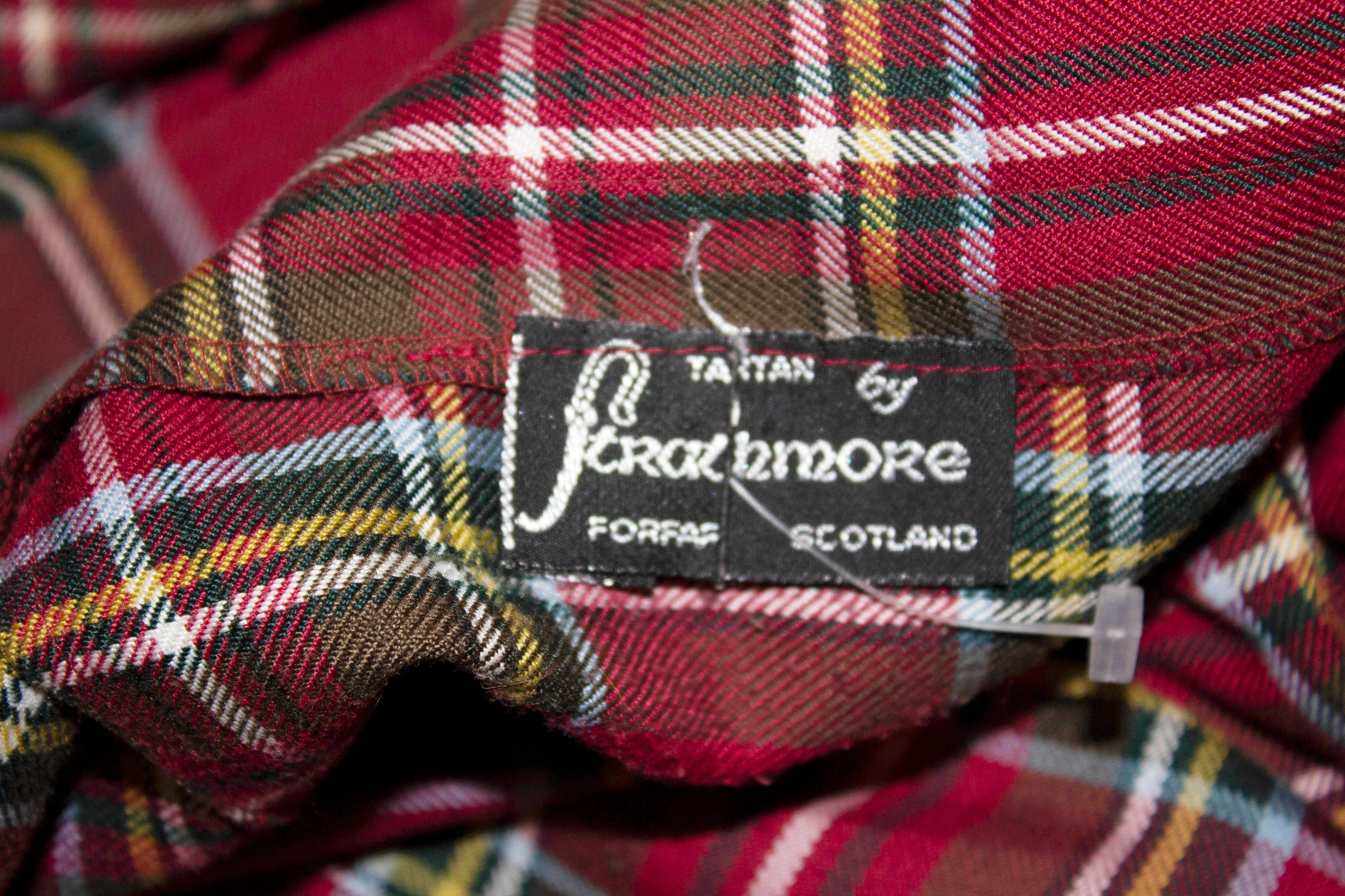 Vintage Kilt by Strathmore of Scotland In Good Condition For Sale In London, GB