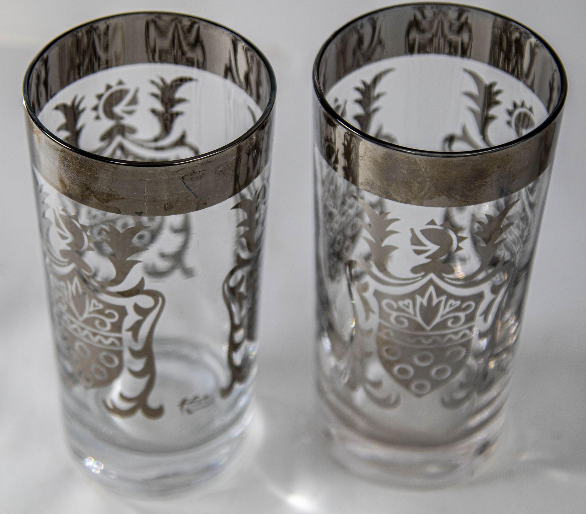Vintage Kimiko Signed Silver High Ball Glasses Set of 8 with Carrying Caddy 60's In Good Condition For Sale In North Hollywood, CA