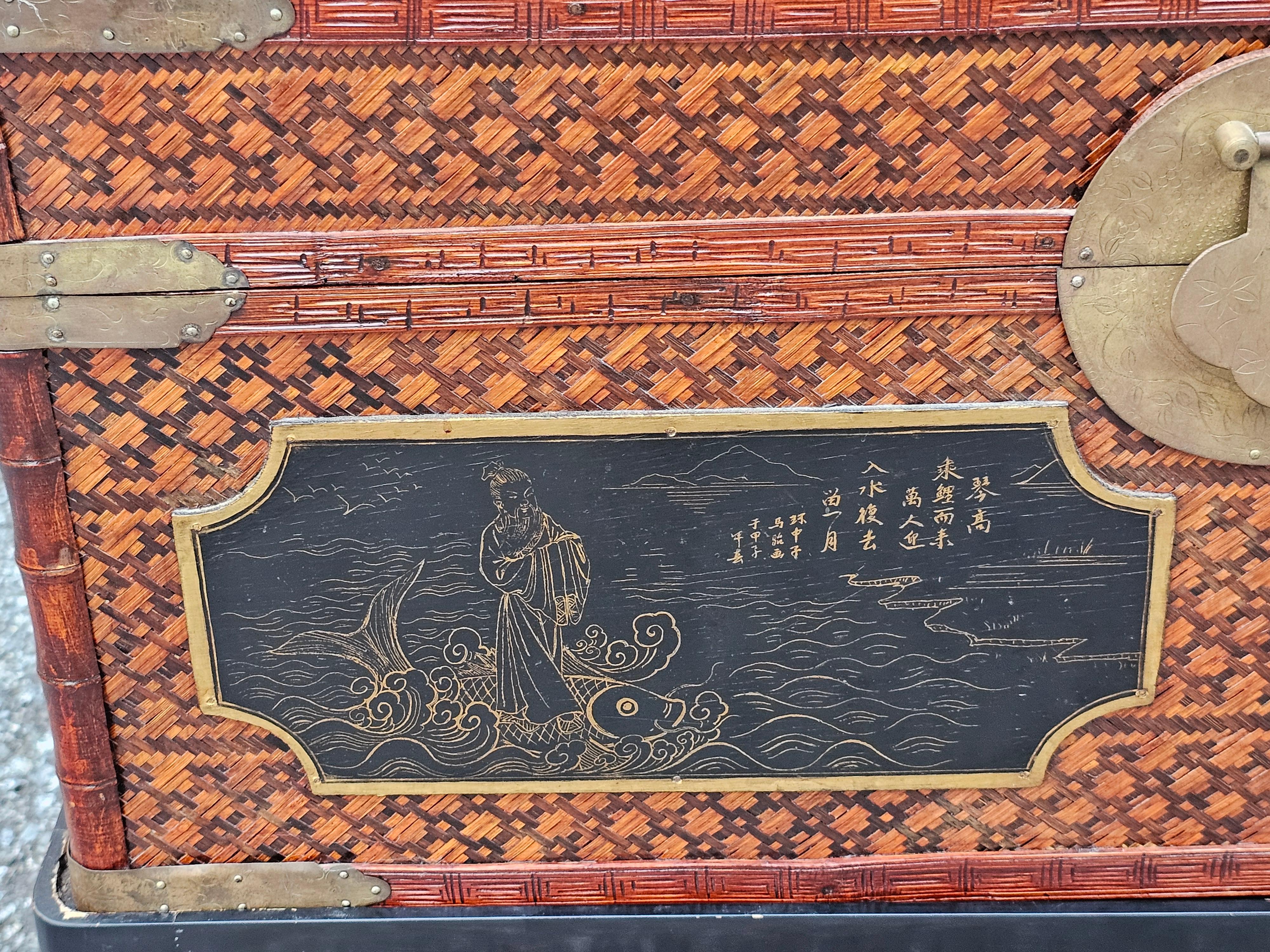 Mordenzato Cassapanca per kimono d'epoca, giapponese, in canna intrecciata, baule in lino di Campaigner su supporto in vendita