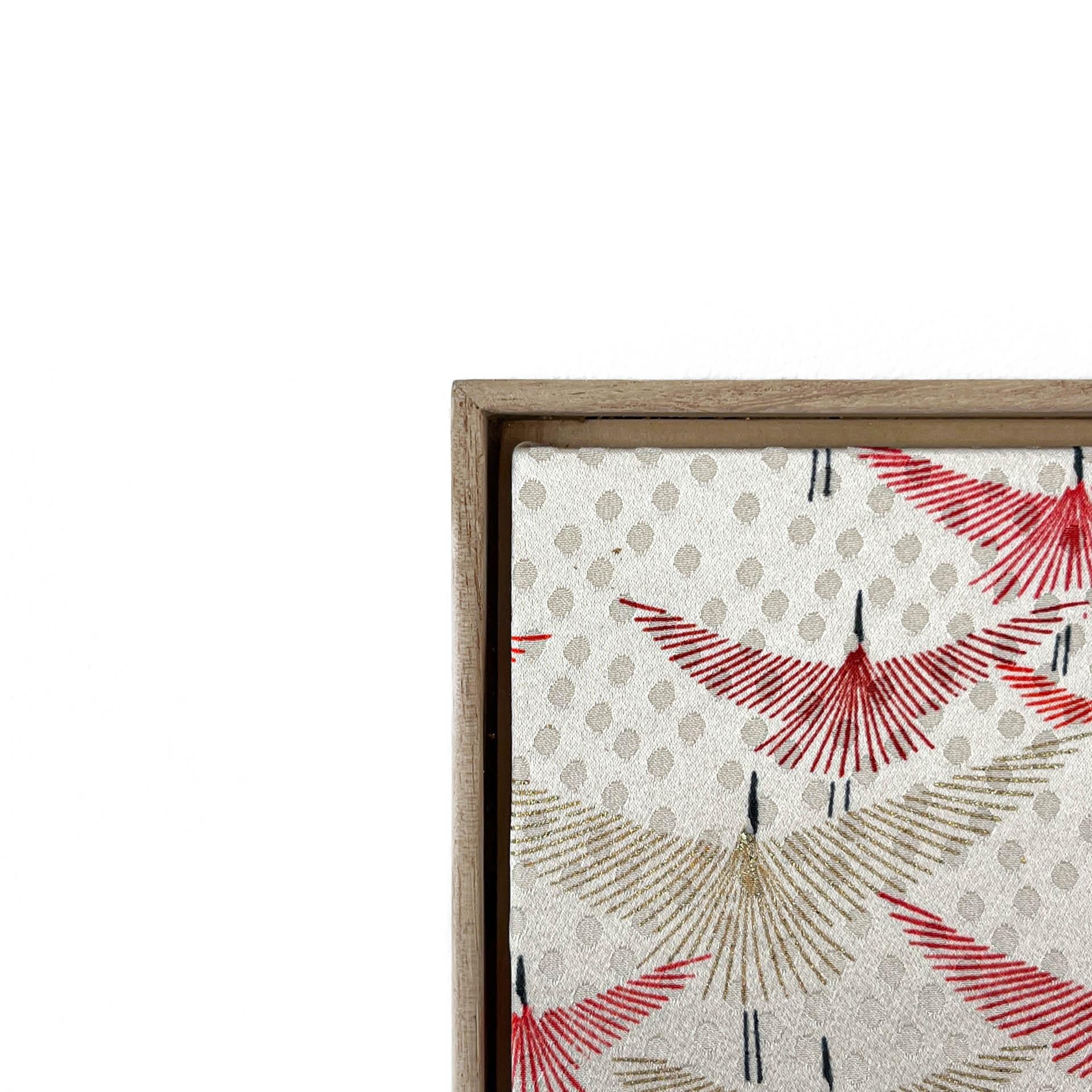 Art textile kimono vintage Cranes ~ Kintsugi ~ par ikasu Blanc/rouge/or Japon en vente 2