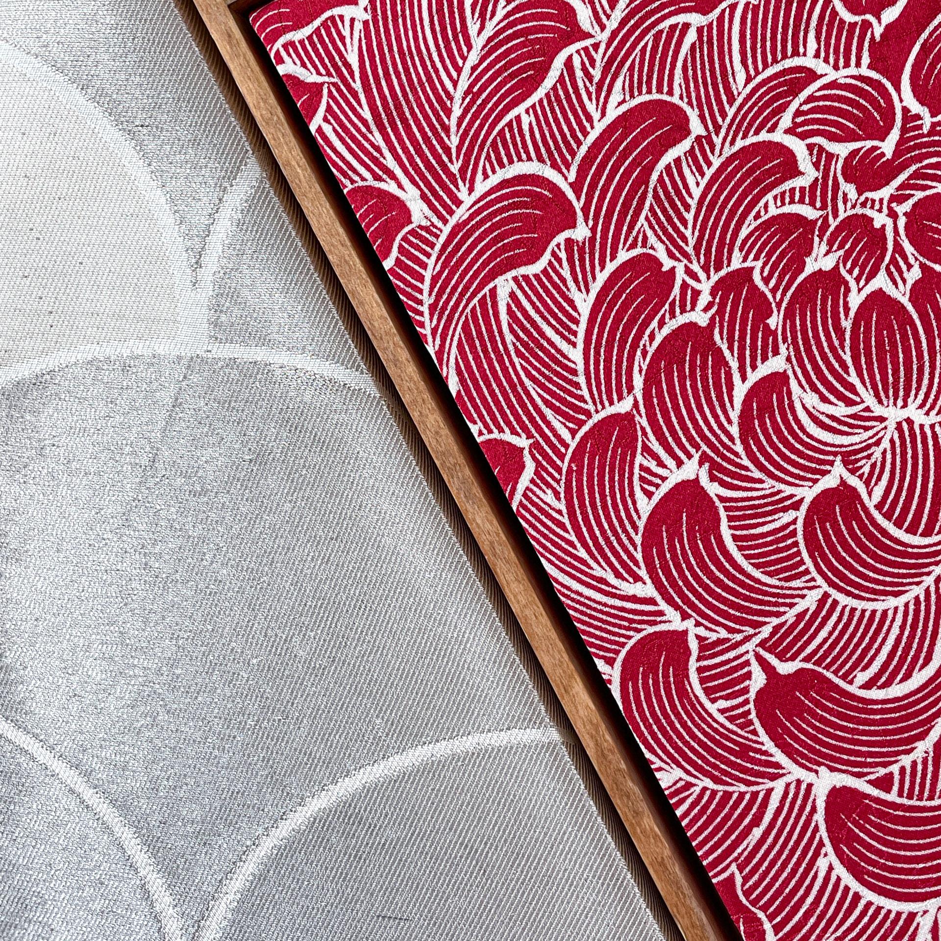 Art textile kimono vintage « Géométrie ~Chrysanthemums » par ikasu, blanc, rouge Japon en vente 6