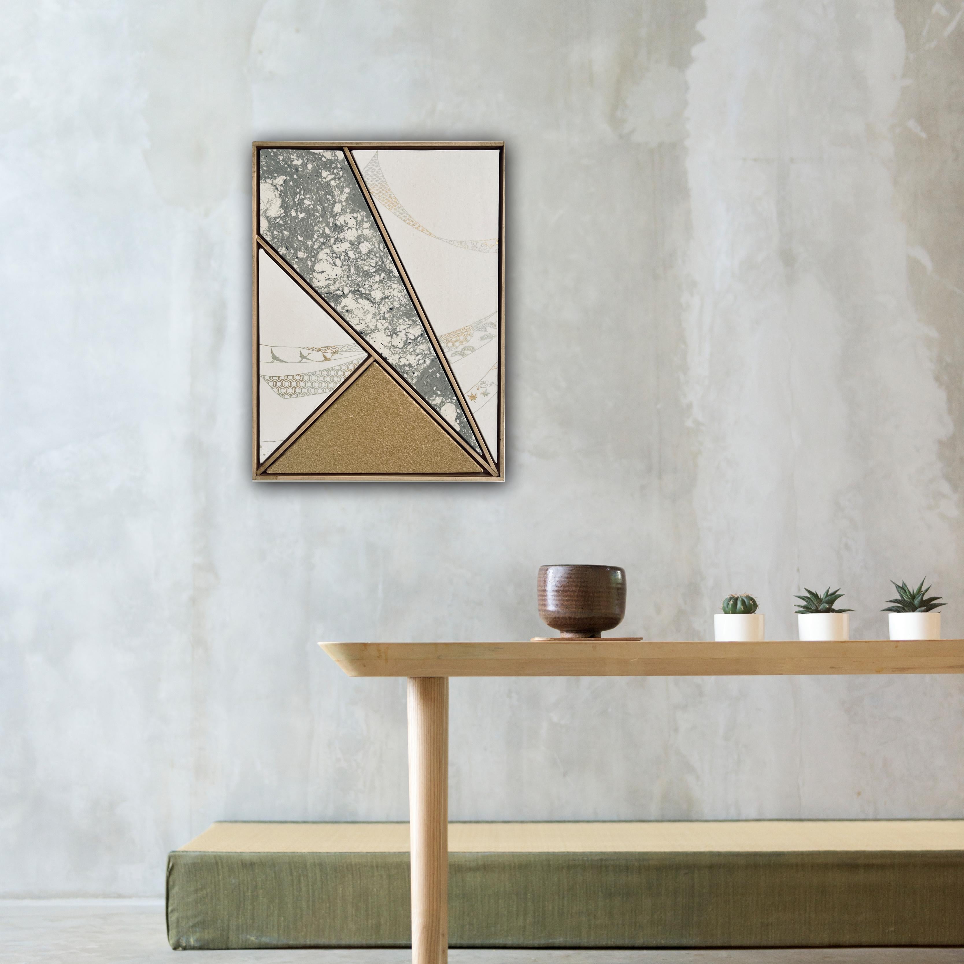 This work is inspired by traditional Japanese nature motifs symbolism, and is framed in paulownia wood originally used for a kimono chest-of-drawers.

It is elegantly framed with paulownia wood originally used for kimono chest-of-drawers, and is