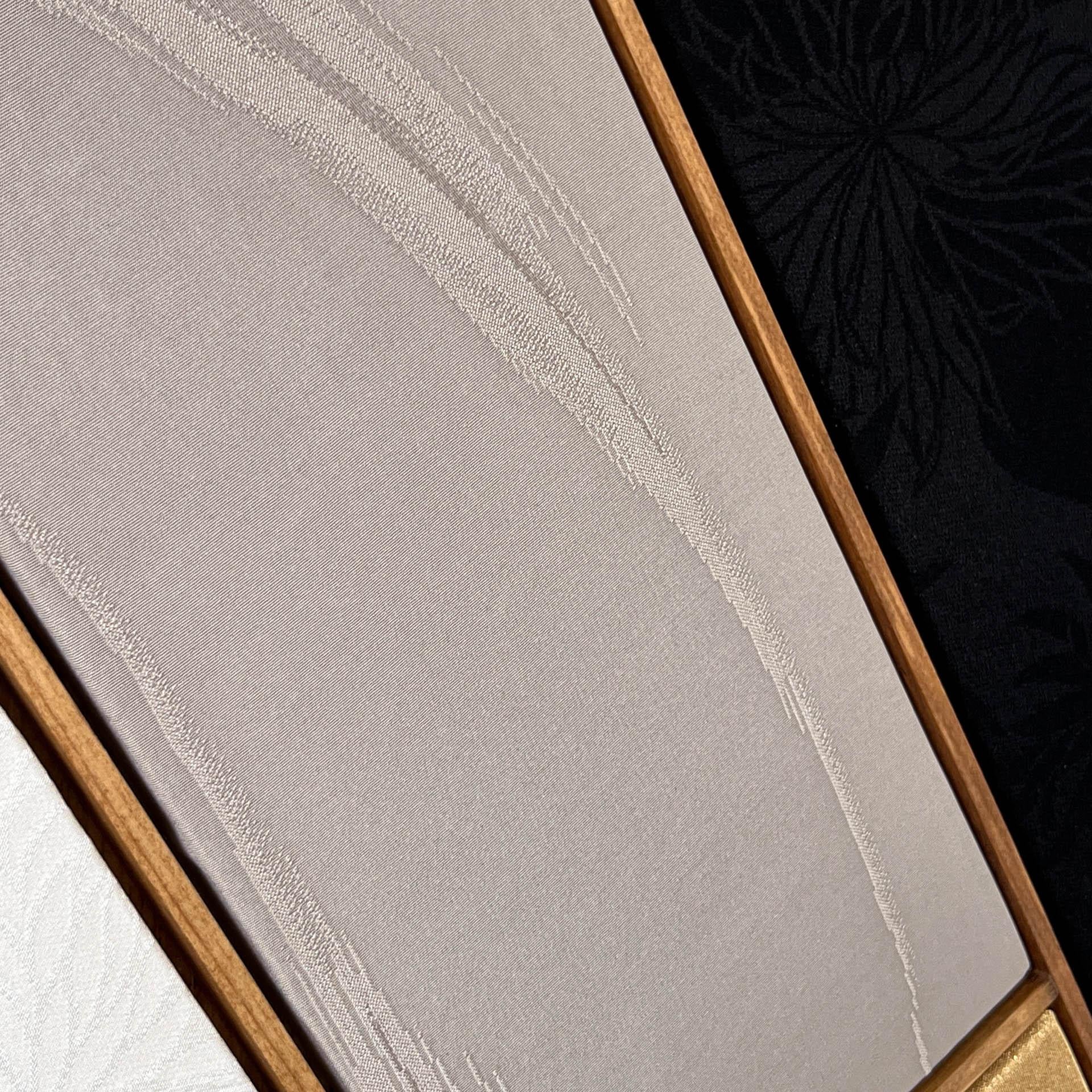 Metà XX secolo Arte tessile del kimono 