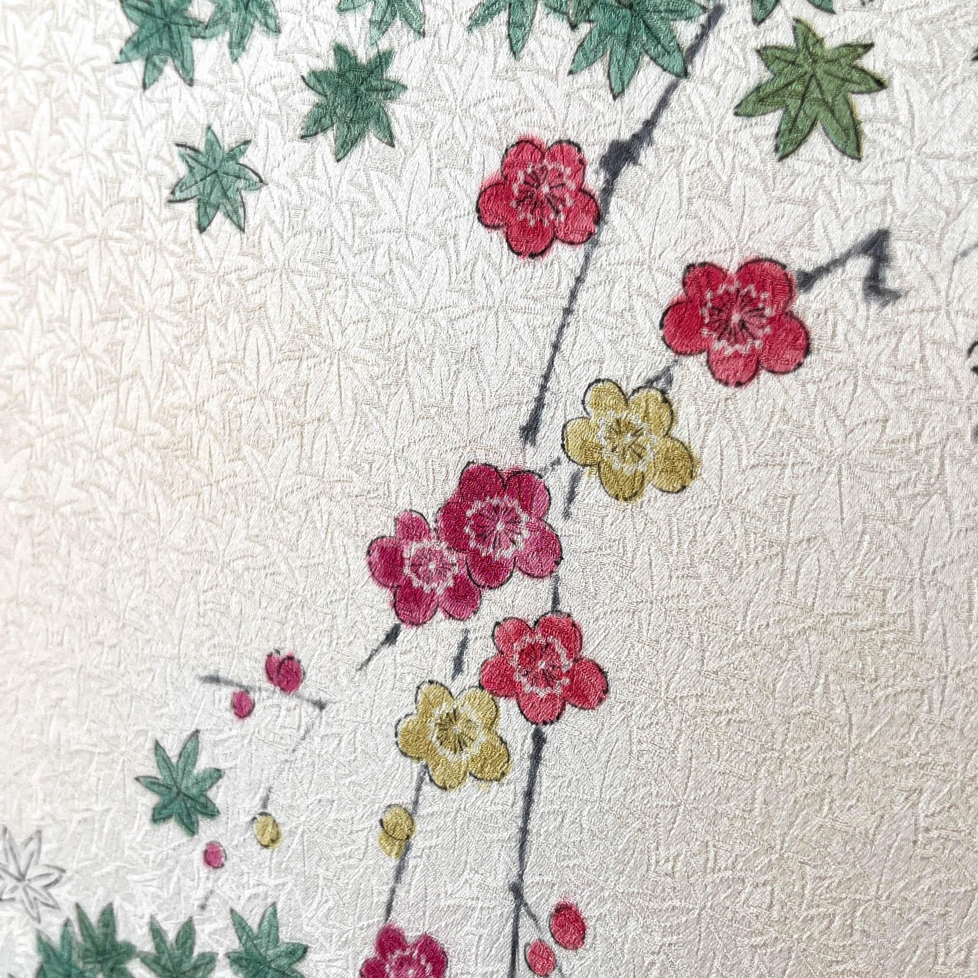 Vintage-Kimono-Textilkunst-Kunstwerk „View from the Window ~Maple&Plum~“ von Ikasu, Japan (Mitte des 20. Jahrhunderts) im Angebot