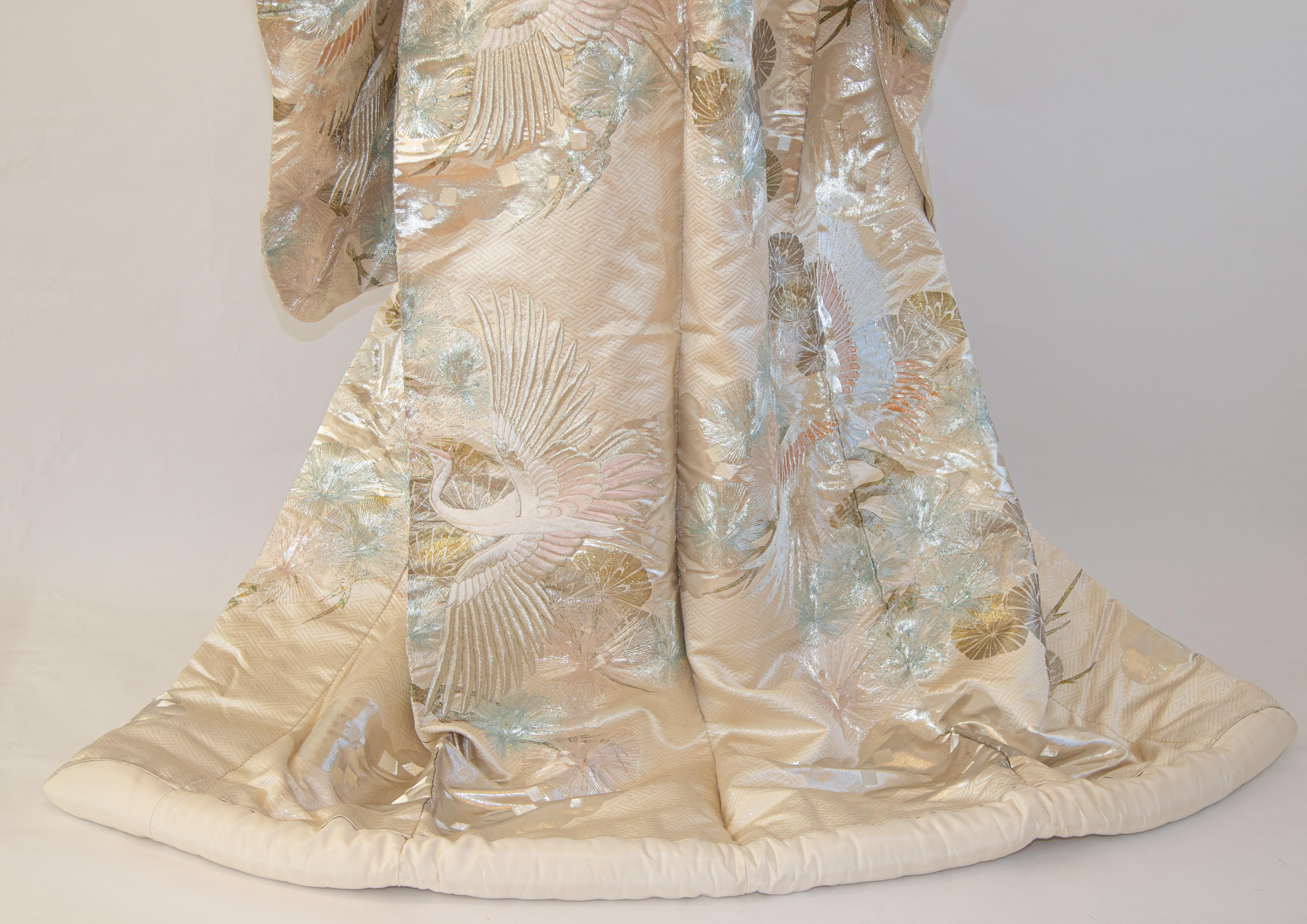 Vintage Kimono White Silk Brocade Japanese Wedding Dress For Sale 5