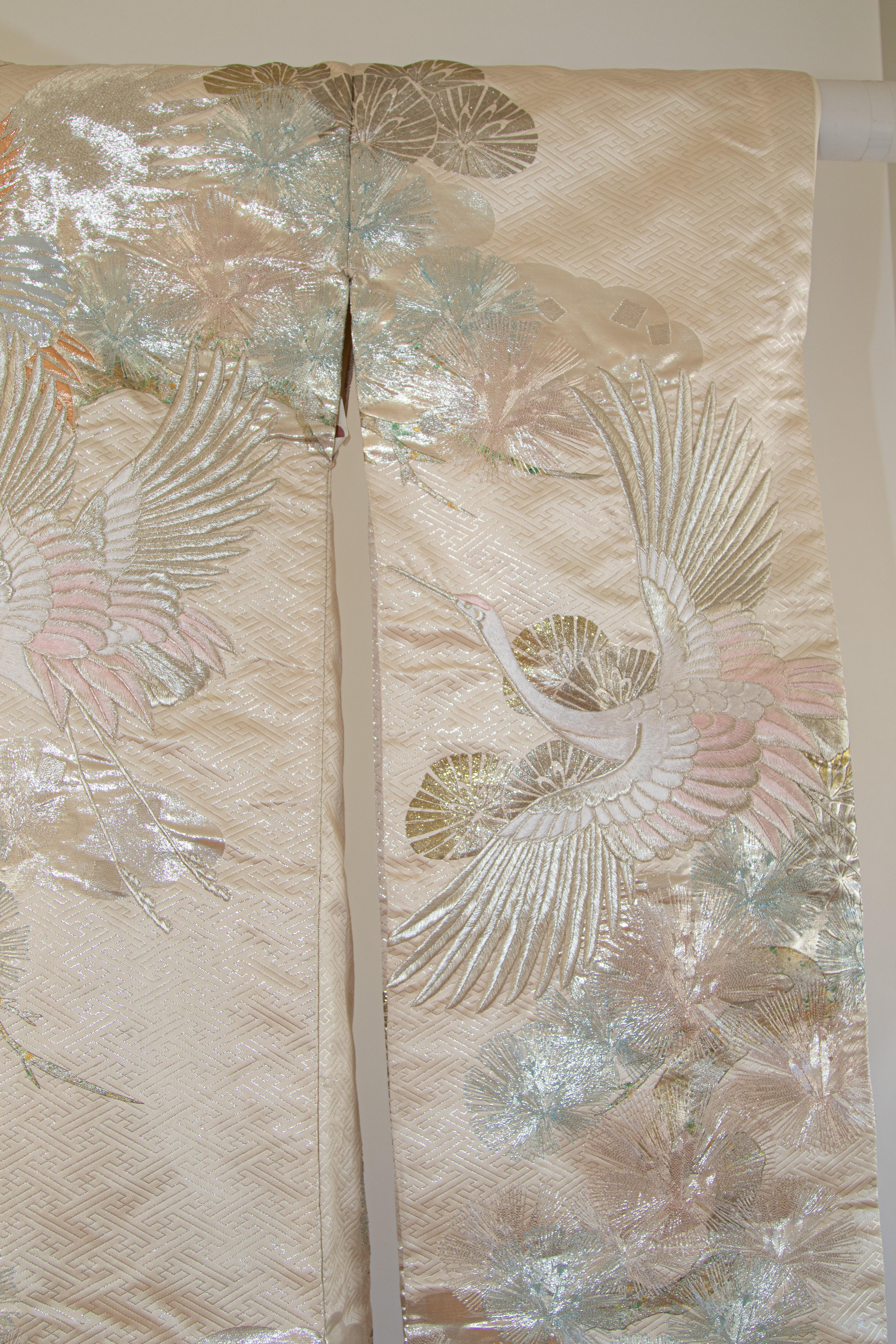 Women's Vintage Kimono White Silk Brocade Japanese Wedding Dress For Sale