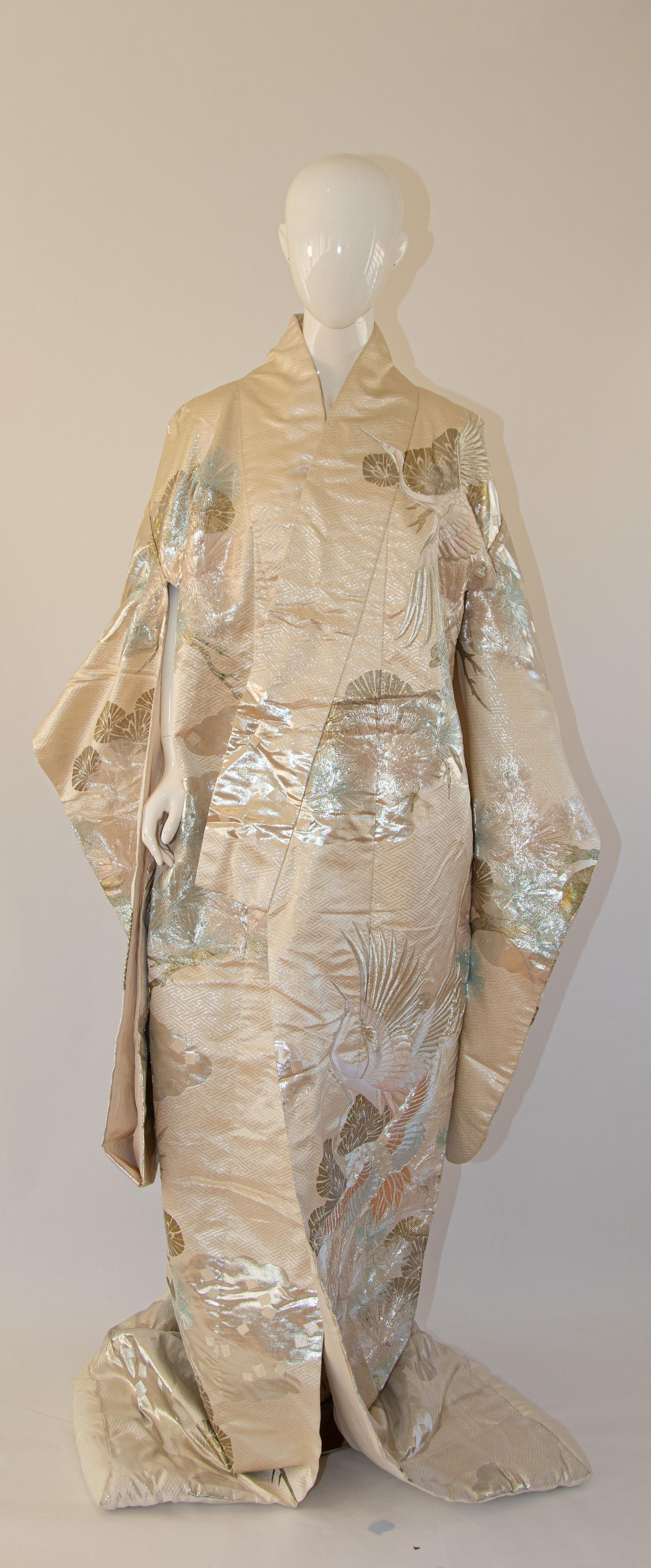Vintage Kimono White Silk Brocade Japanese Wedding Dress For Sale 4