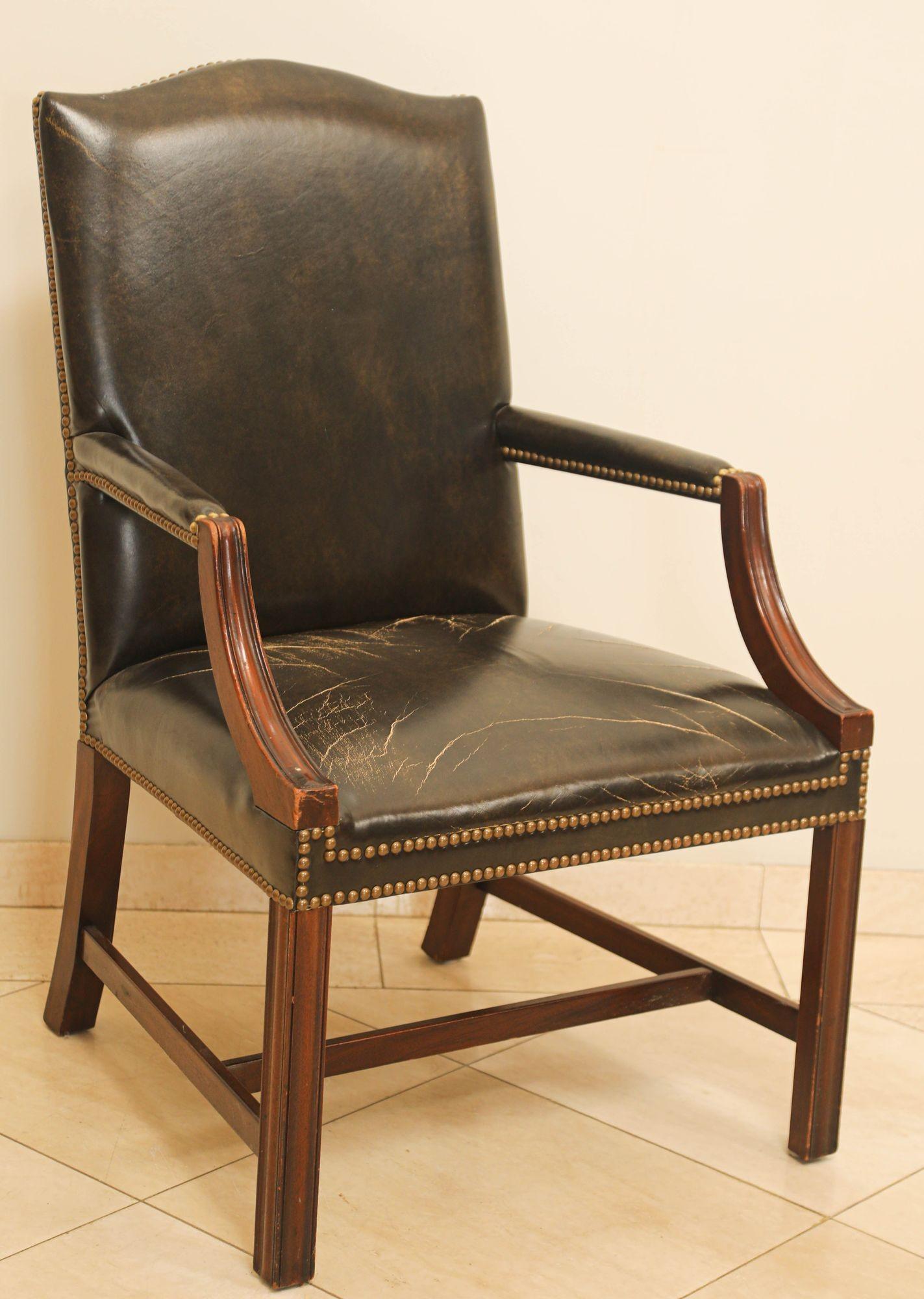 Fauteuil vintage Kindel en cuir noir usé et vieilli en vente 7