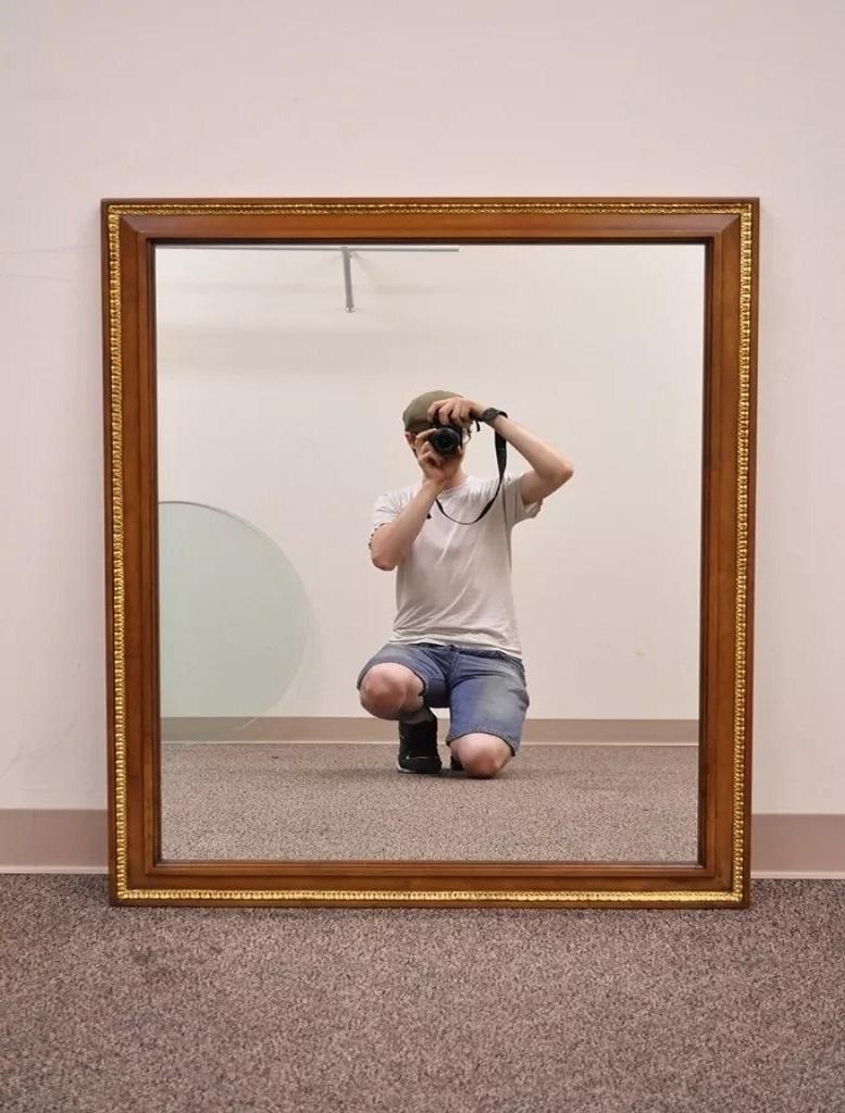Vintage Belvedere French Provincial Cherry Wood Gold Gilt Wall Mirror (miroir mural en bois de cerisier doré) en vente 4