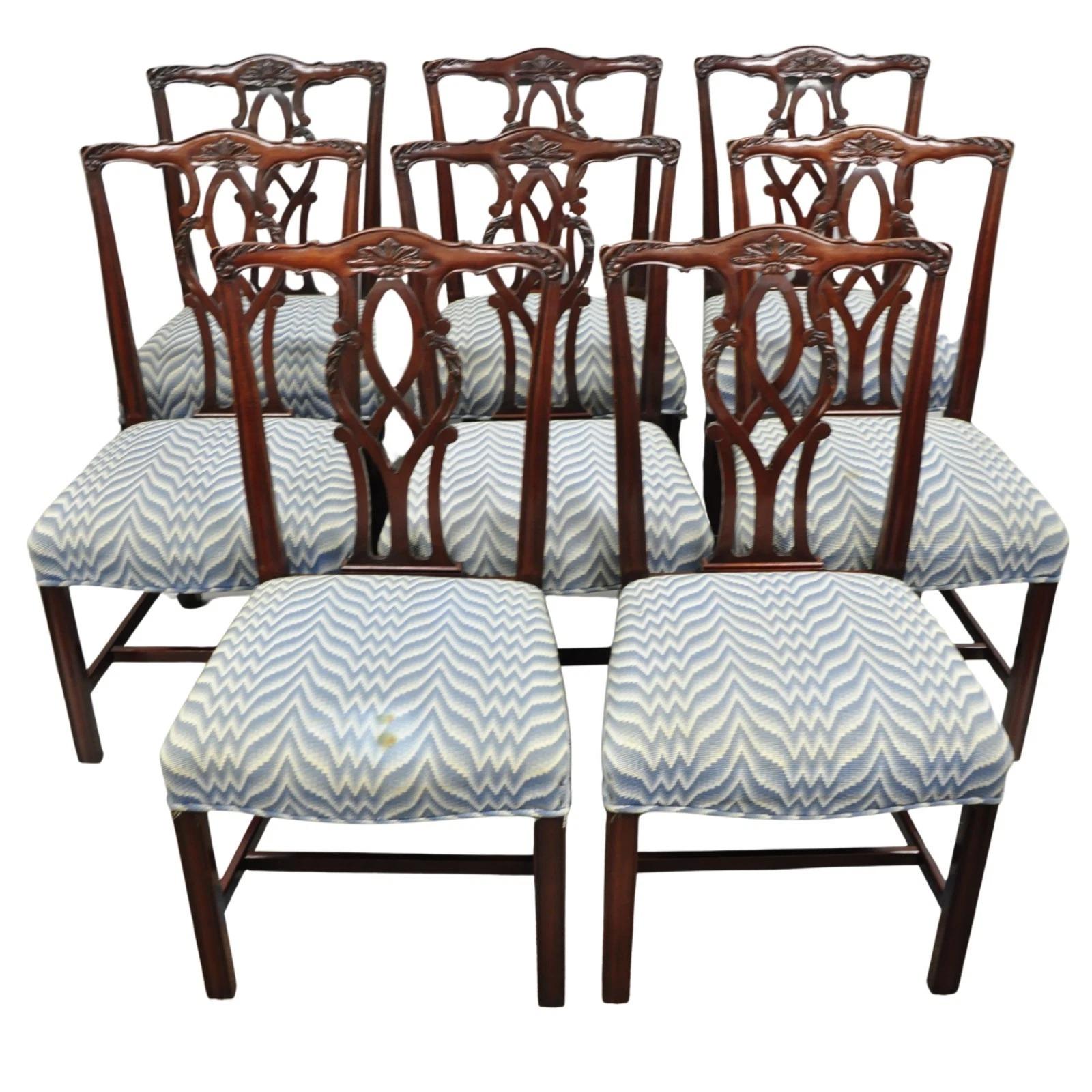 Set di 8 sedie da sala da pranzo in mogano Kindel Georgian Chippendale d'epoca in vendita 5