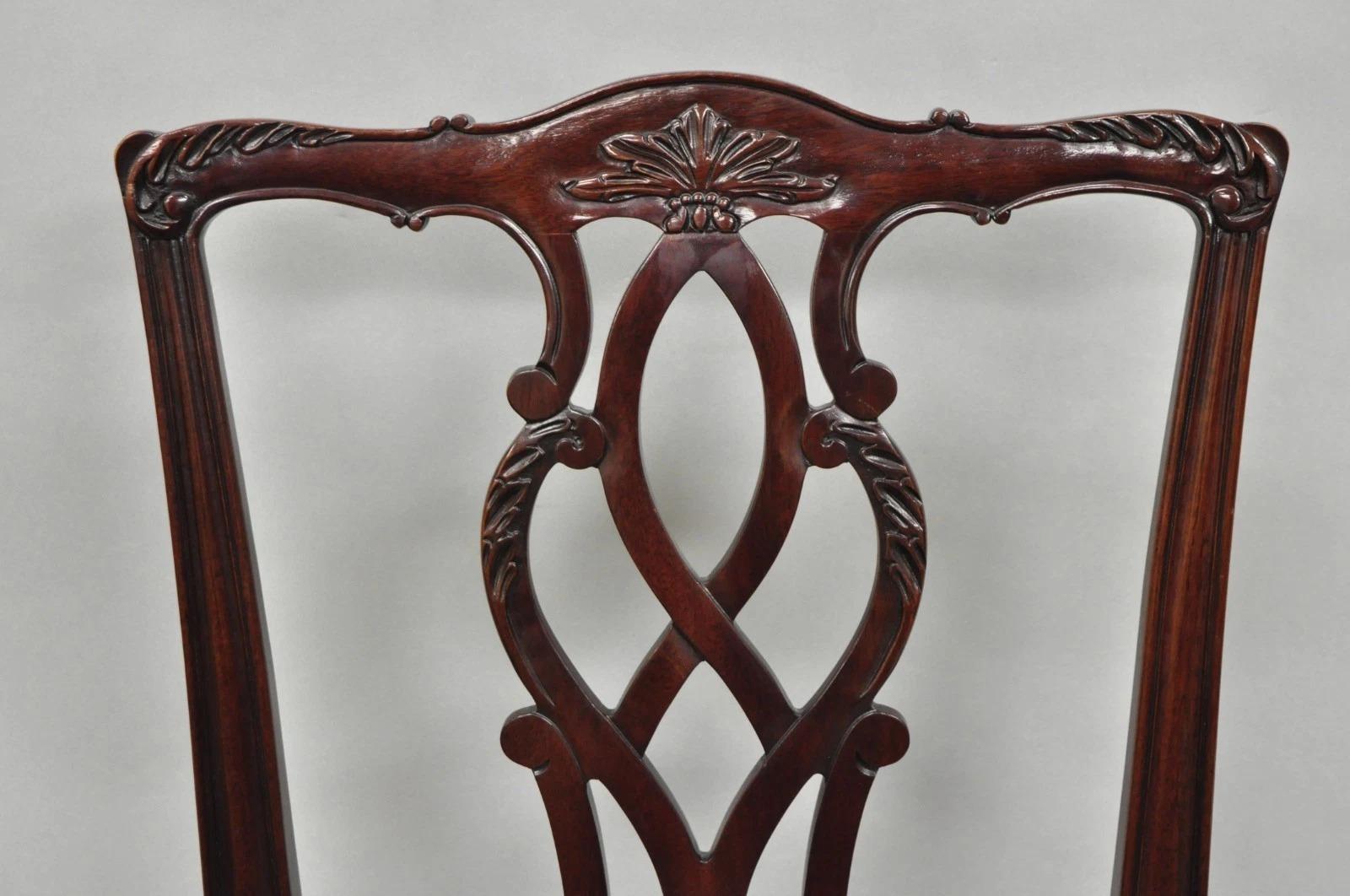 Georgiano Set di 8 sedie da sala da pranzo in mogano Kindel Georgian Chippendale d'epoca in vendita